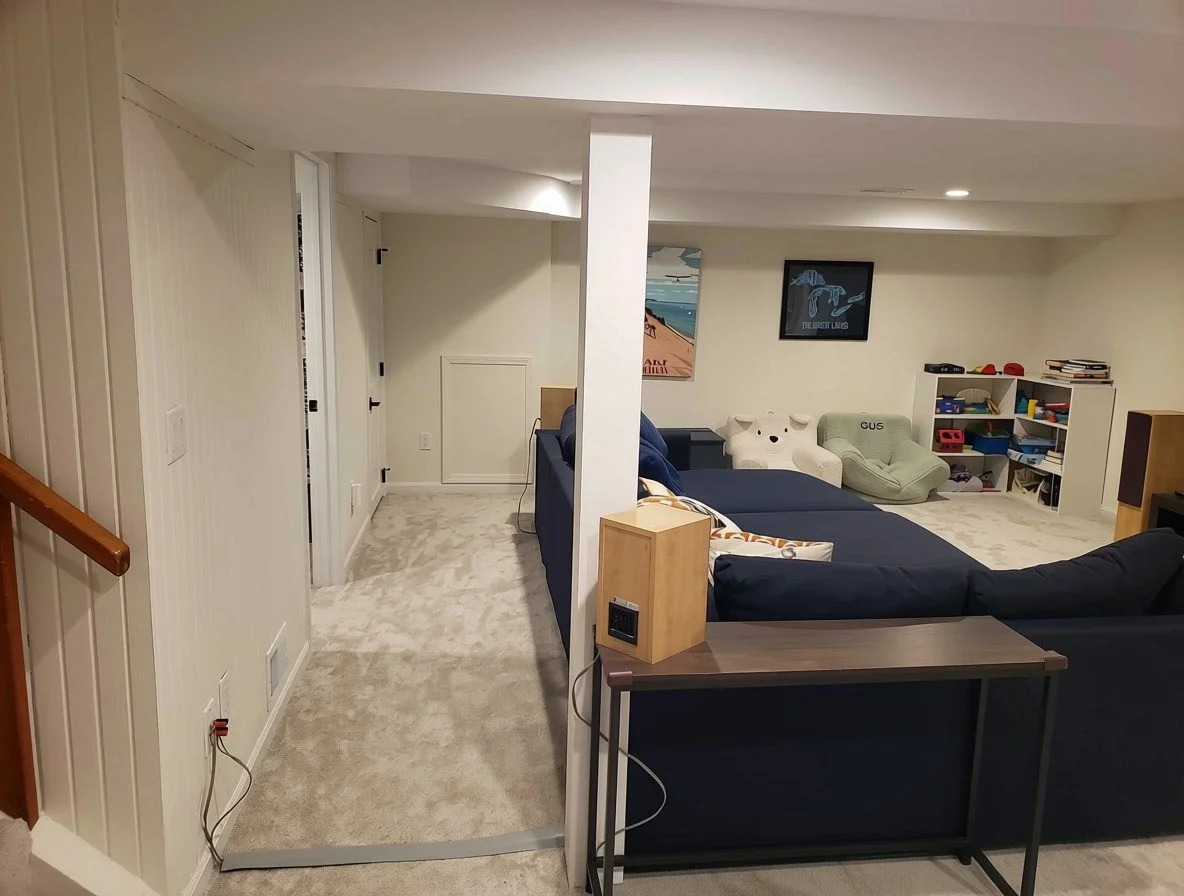 Basement Living Room 4.jpg