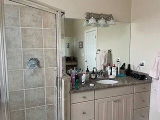 BR shower next to vanity - Eileen McMyler.jpg