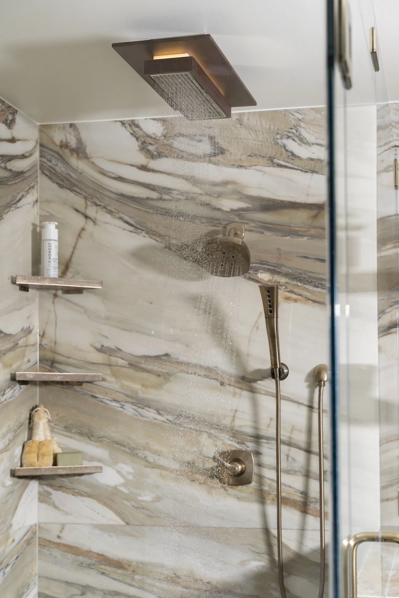 2025_11_FarmingtonHills_Bathroom2_JHP02917_HighRes.JPG