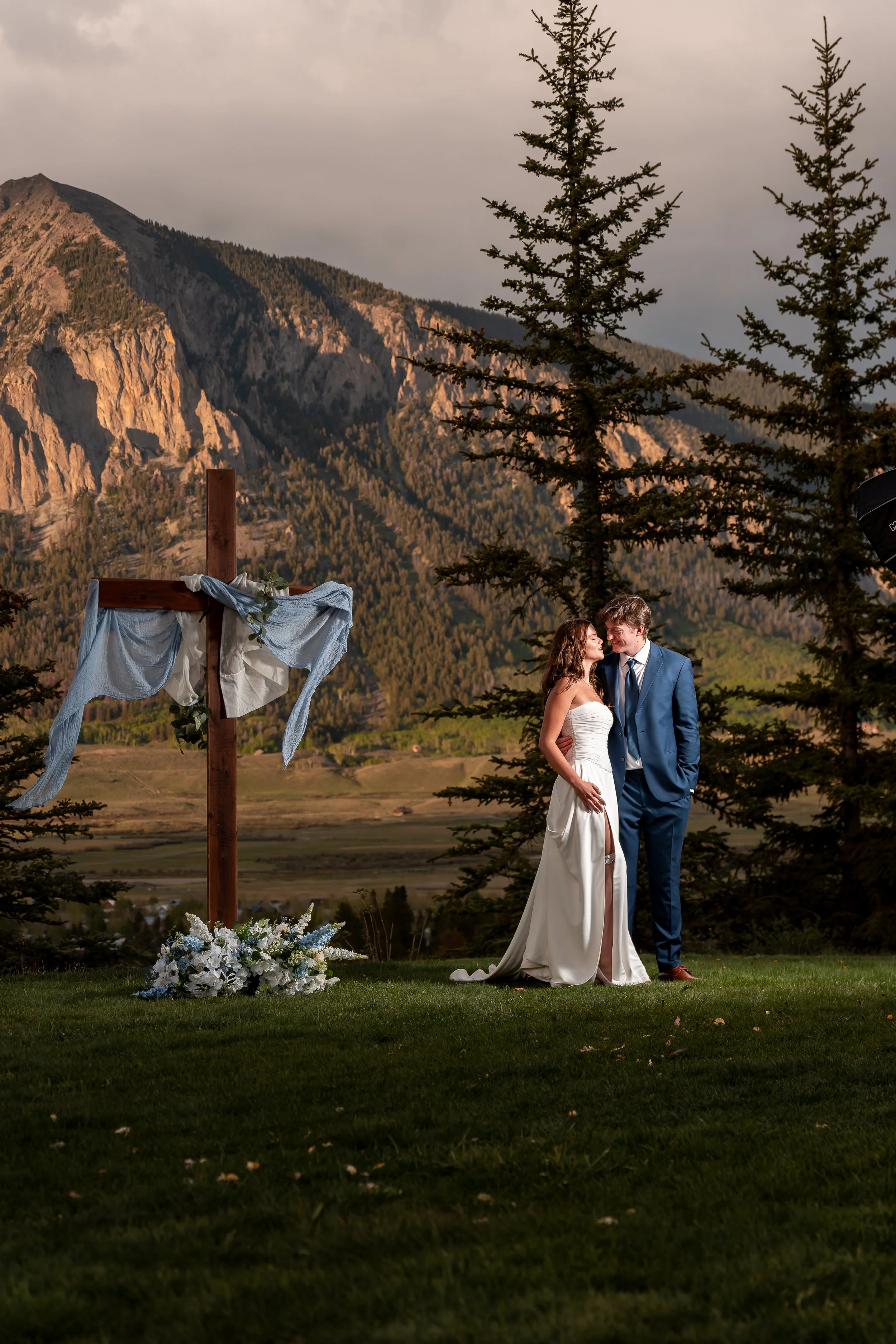Wedding Photo Daybreak Wedding-28.jpg