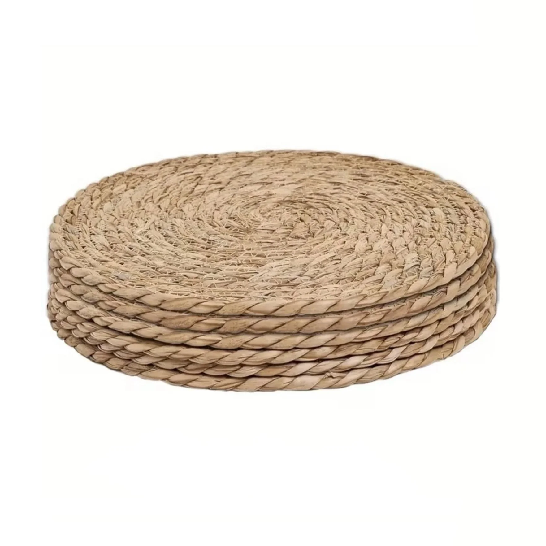 Plateau en rotin tressé rond avec une surface plate, beige naturel. Usage décoratif ou comme dessous de plat.