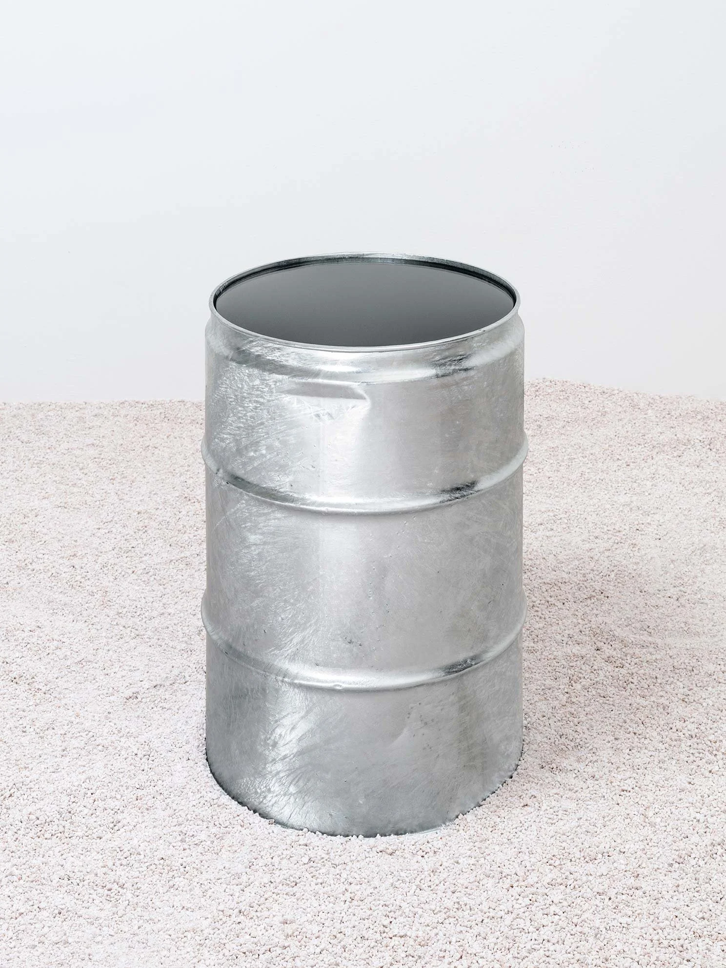Stefan Knauf, Fass, 2022,
Inflated steel, hot dip galvanized,
60 × 38 cm