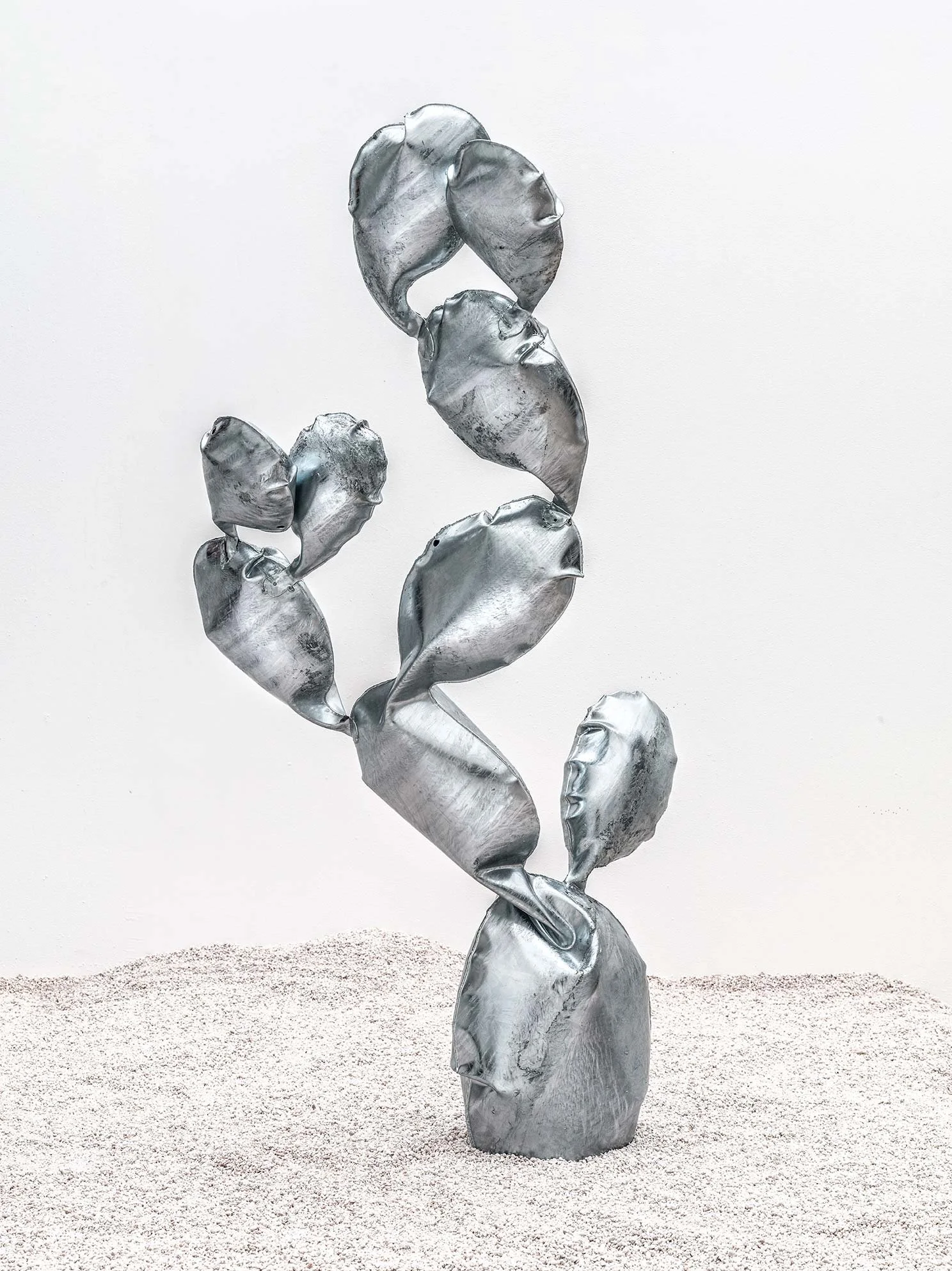 Stefan Knauf, Cactus IV, 2022 inflated steel, hot dip galvanized,
125 x 155 x 165 cm
