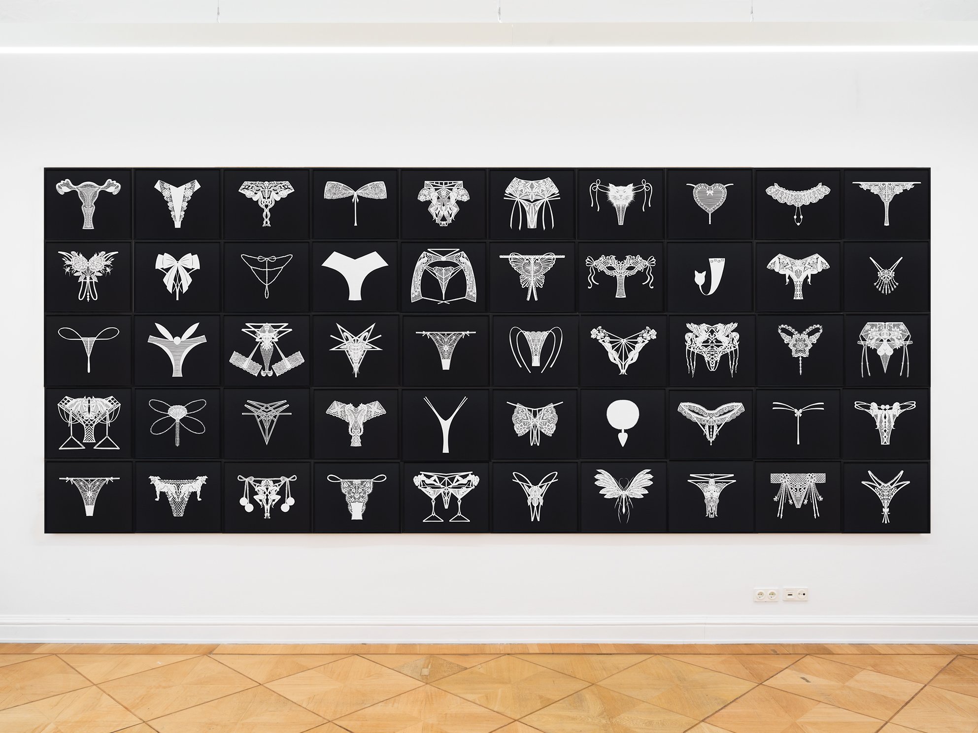 Sonja Yakovleva,
Tanga Tanga 17-67, 2023,
Papercut,
234 x 568 cm