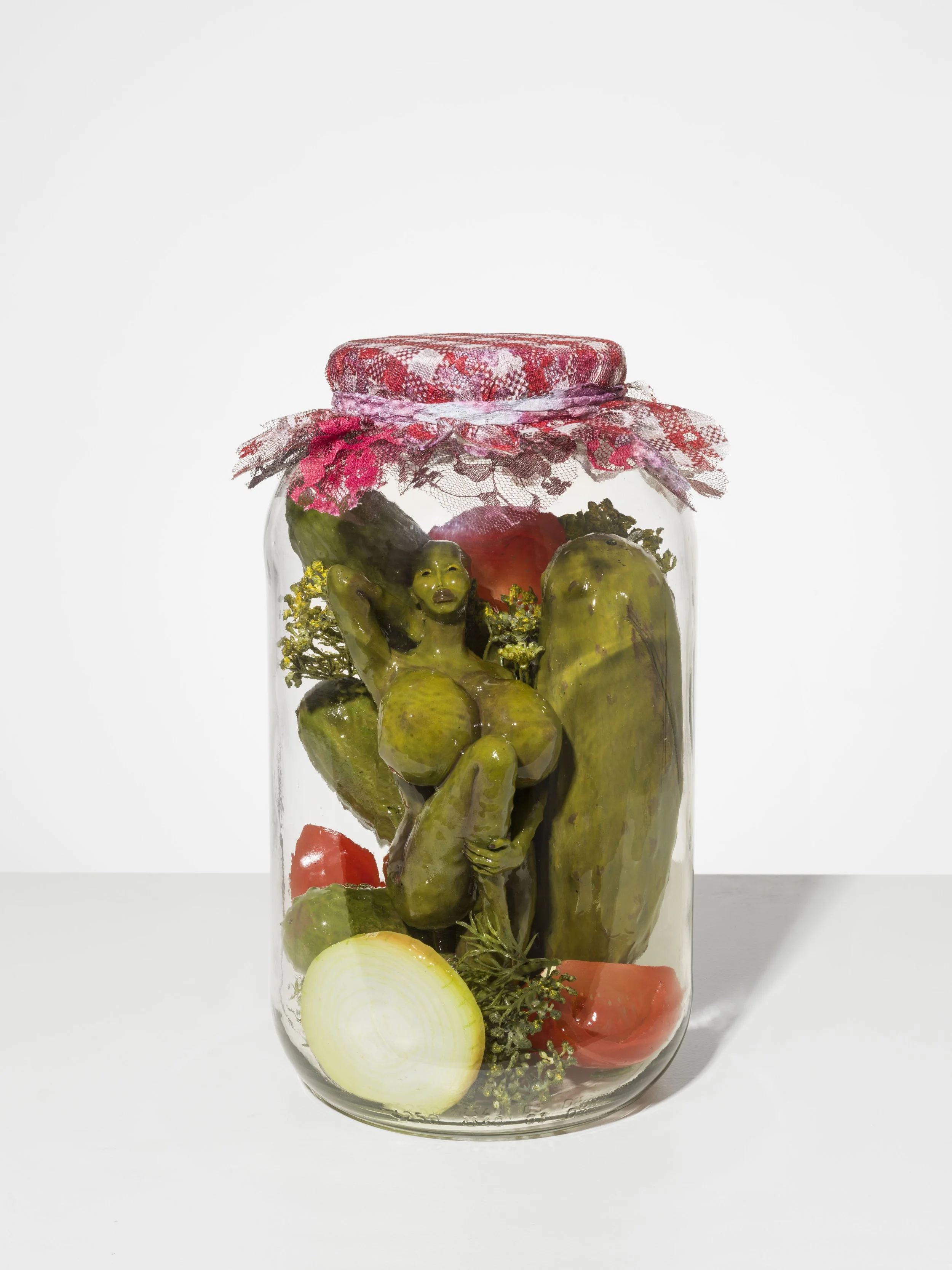 Ivana Vladislava,
Sexy Gurken II, 2025,
3d print, synthetic resin, acrylic paint, hand-sanded and hand-painted in glass with a french lace with trompe l'oil print,
11 x 5 1/2 in,
28 x 14 cm