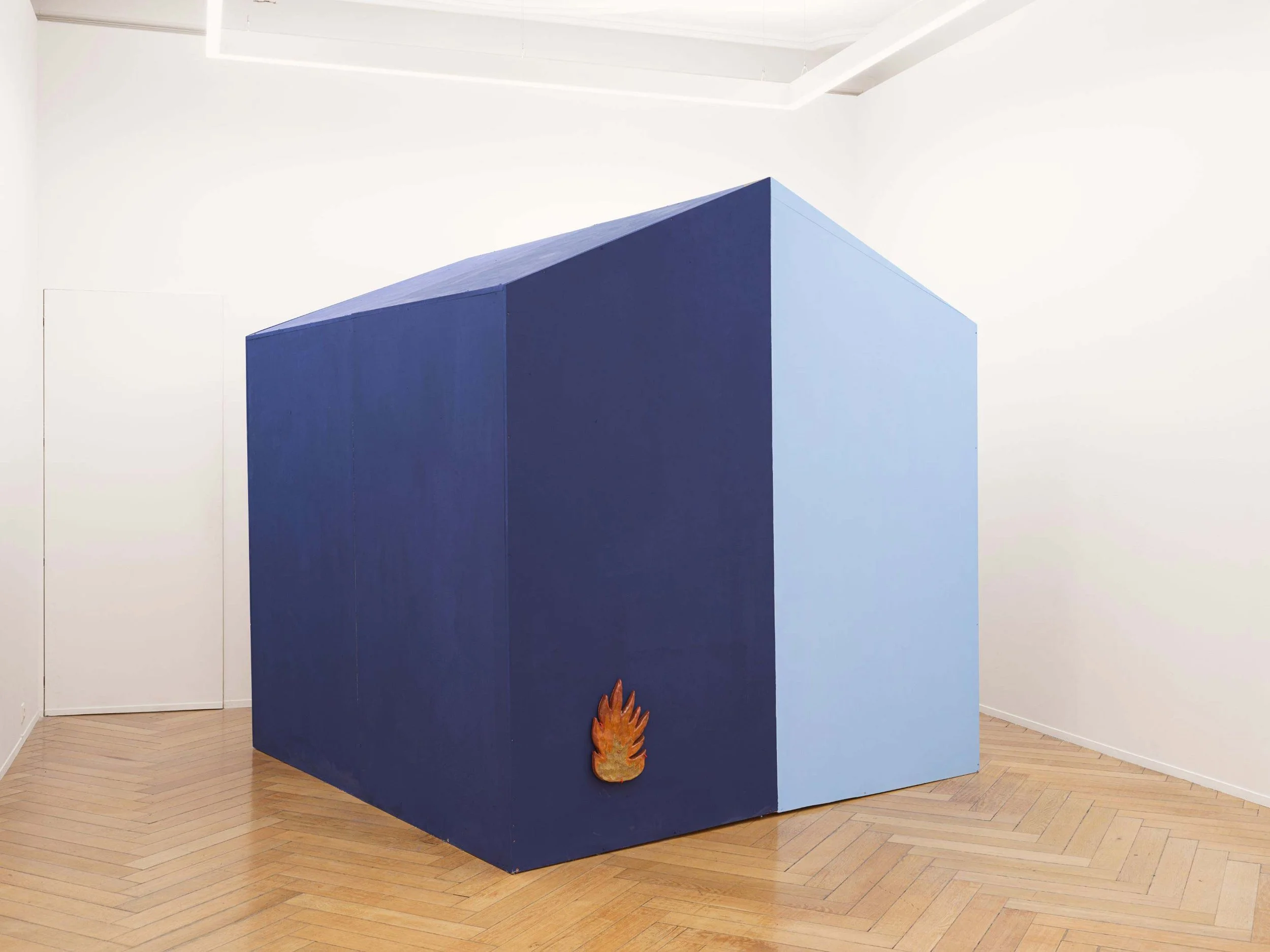 Jan Zöller, Voyage (T,J,N), 2019,
16 min., video installation inside a hut
