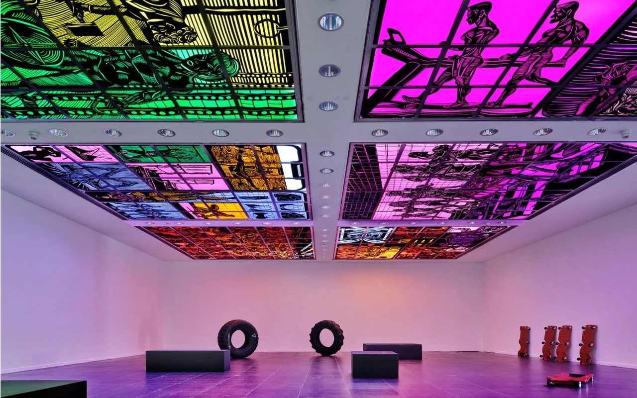 Sonja Yakovleva, INSTAREXIE, 2024
Ceiling installation consisting of 240 paper cutouts,
photo board, colored film
each 68 x 68 cm, Photo: Norbert Miguletz, ©Frankfurter Kunstverein, Courtesy: the artist