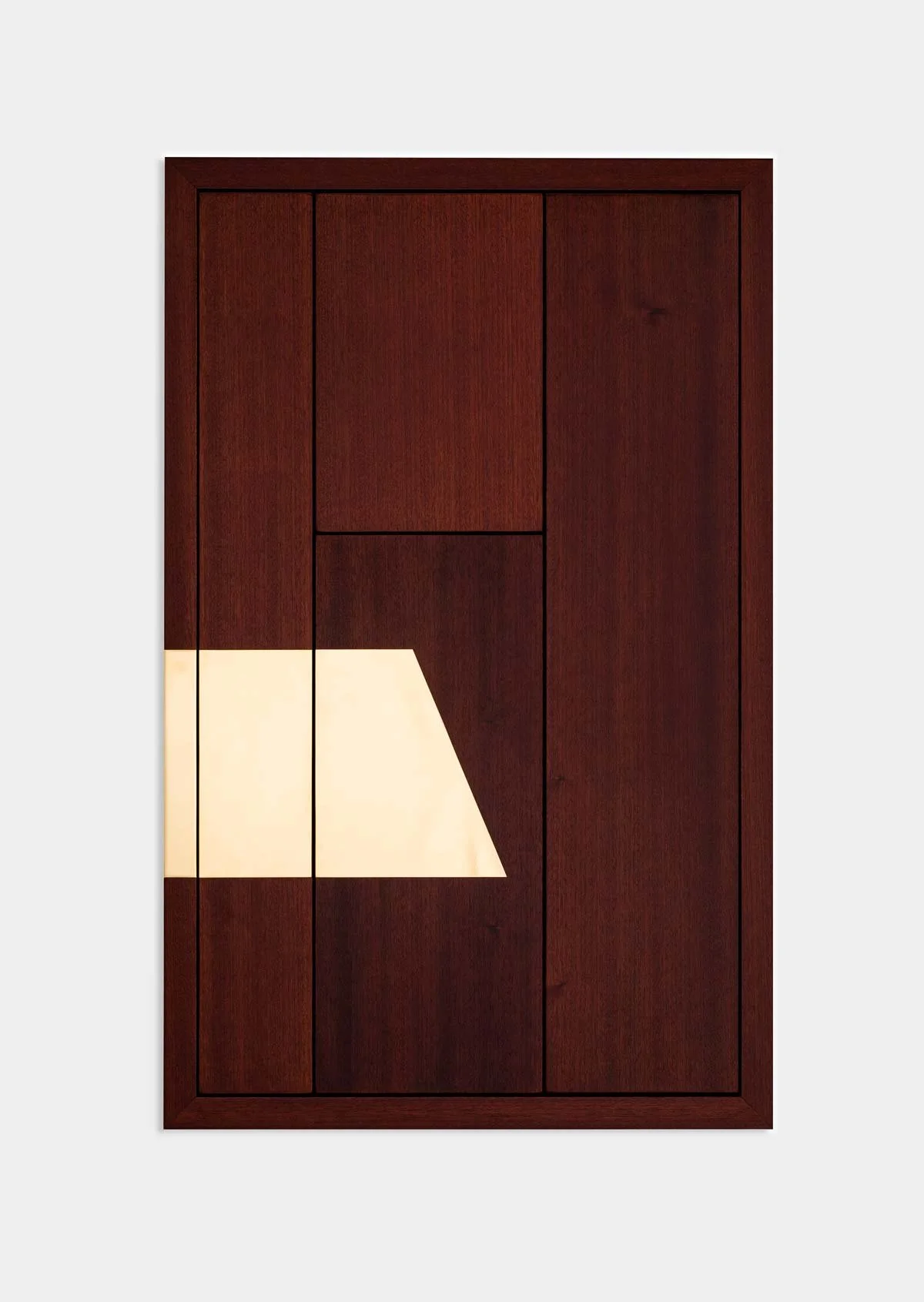 Stefan Knauf, Untitled, 2020,
Brass and mahogany wood,
85 x 53.5 cm