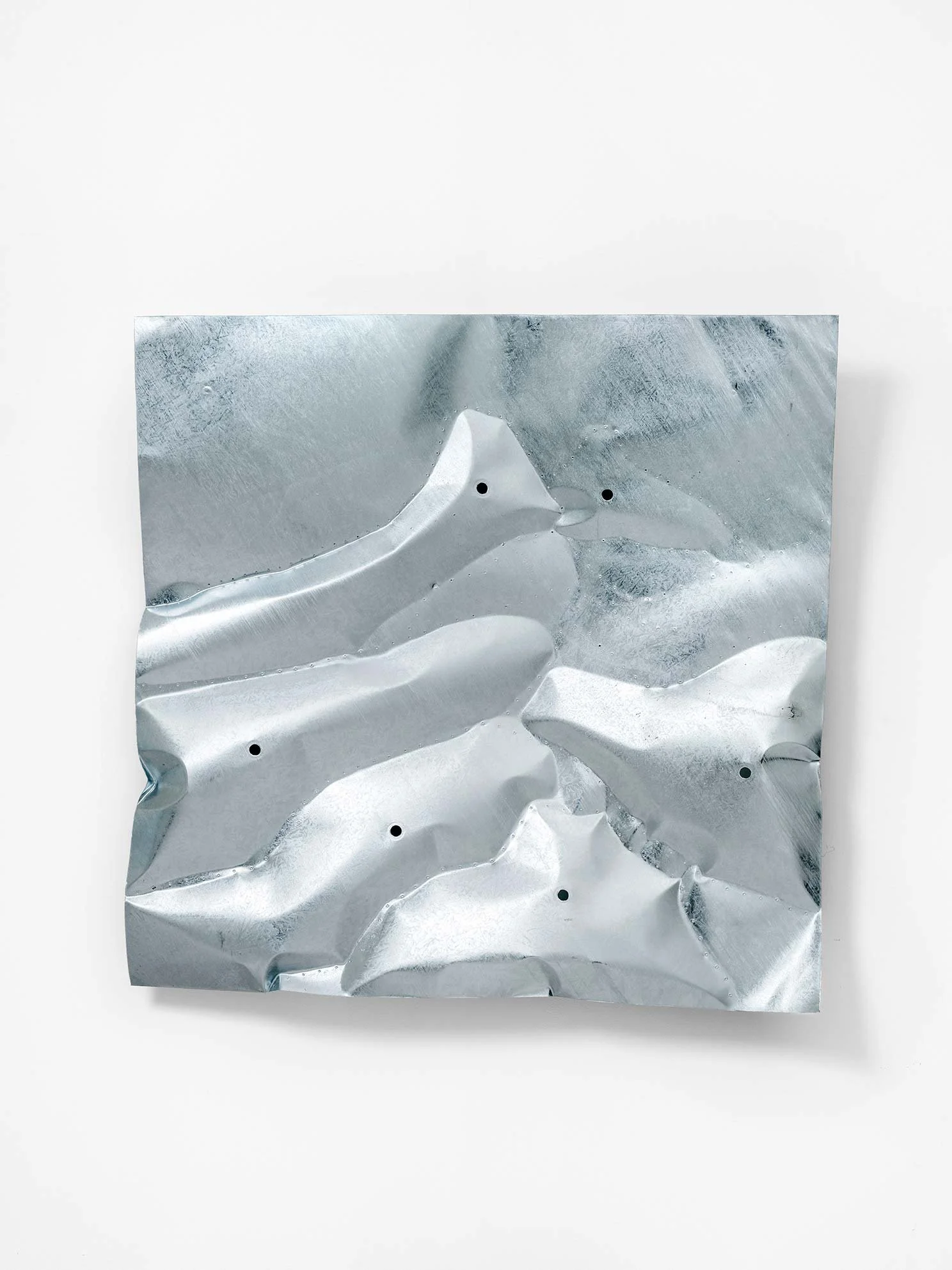 Stefan Knauf, Der Watzmann (back), 2022
Inflated steel, hot dip galvanized,
125 × 125 cm