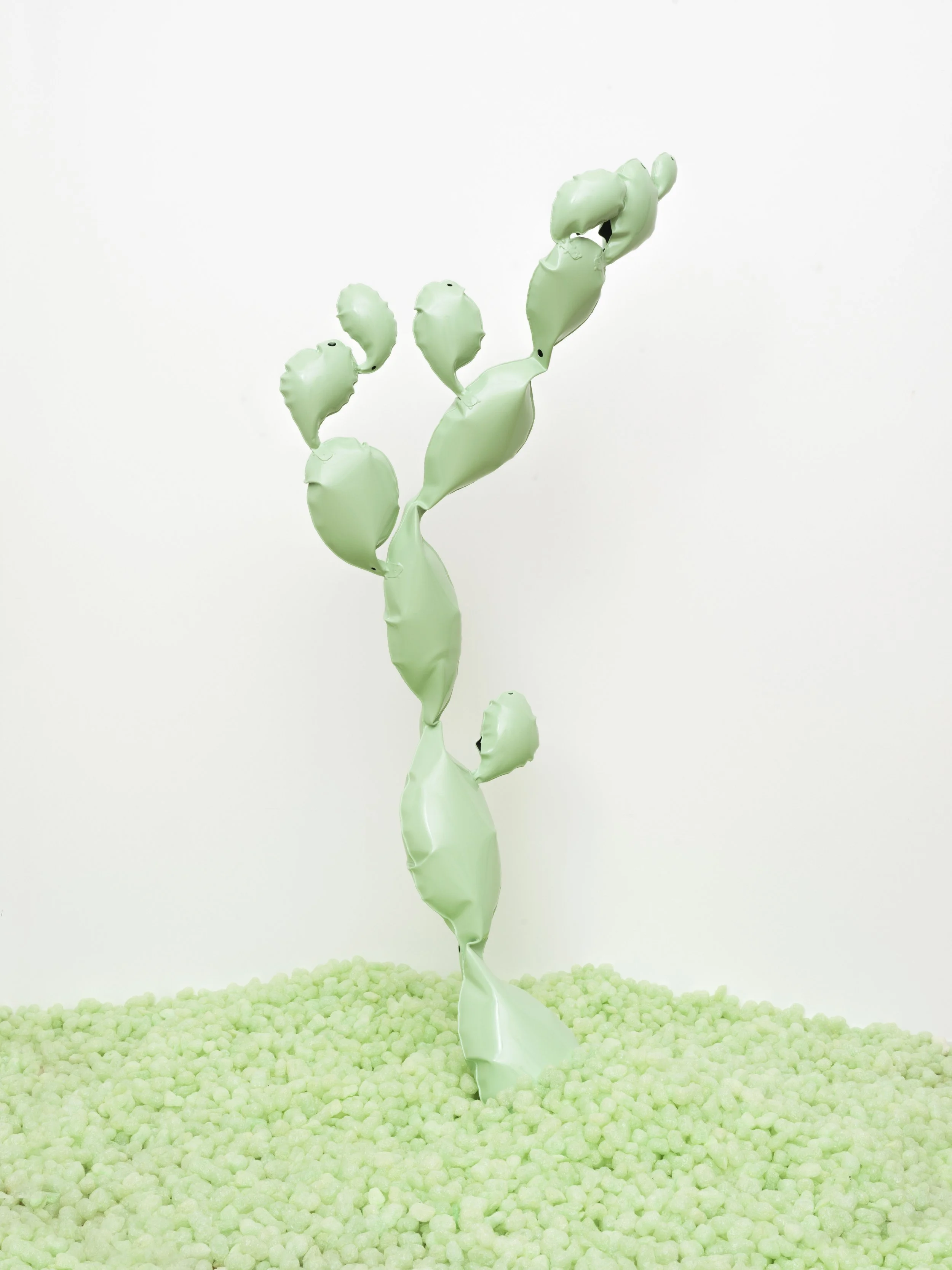 Stefan Knauf,
Green Cactus II, 2023,
Inflated steel, hot dip zinc galvanized, powder coated, 191 × 43 × 87 cm