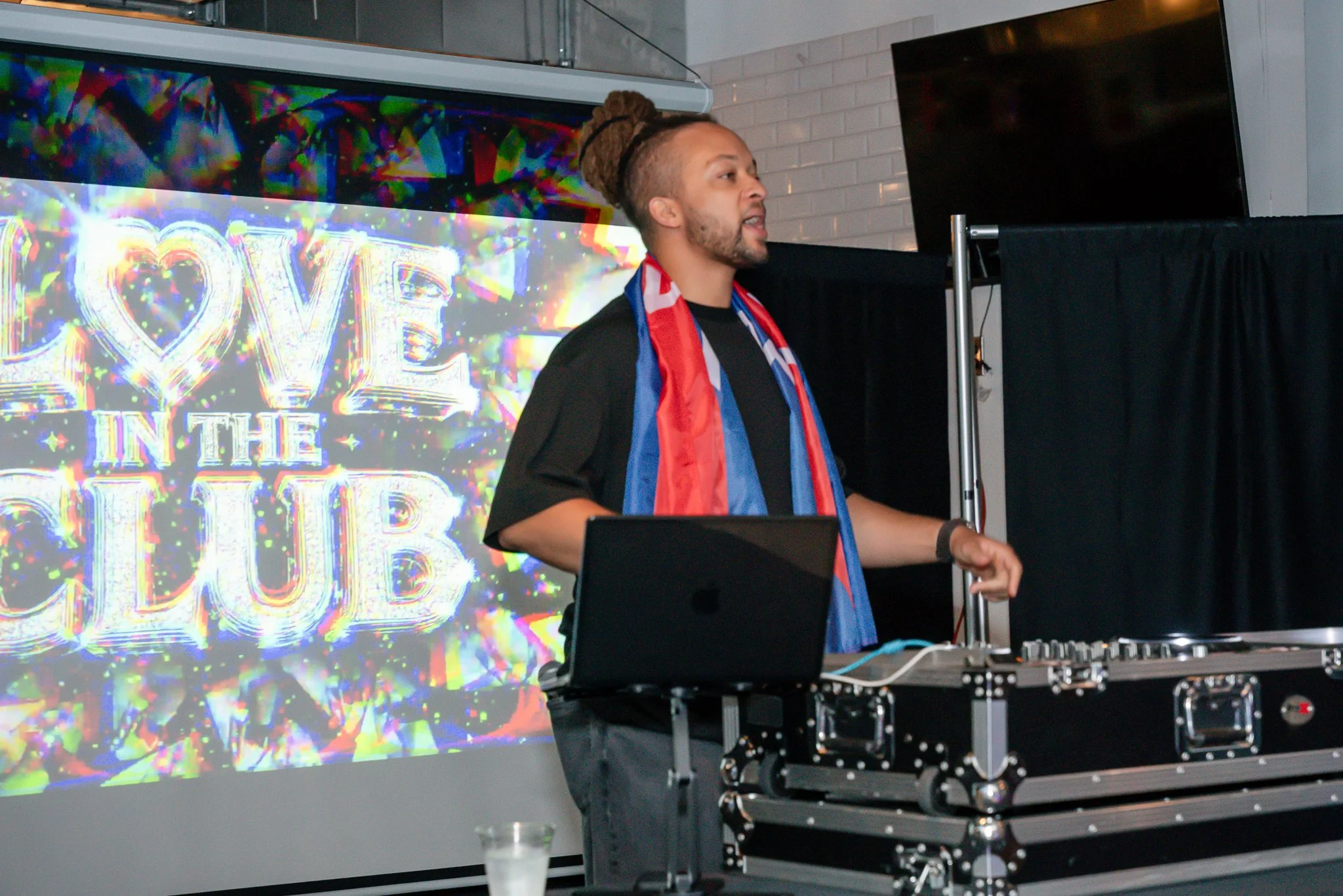 Loveintheclubws-9.jpg