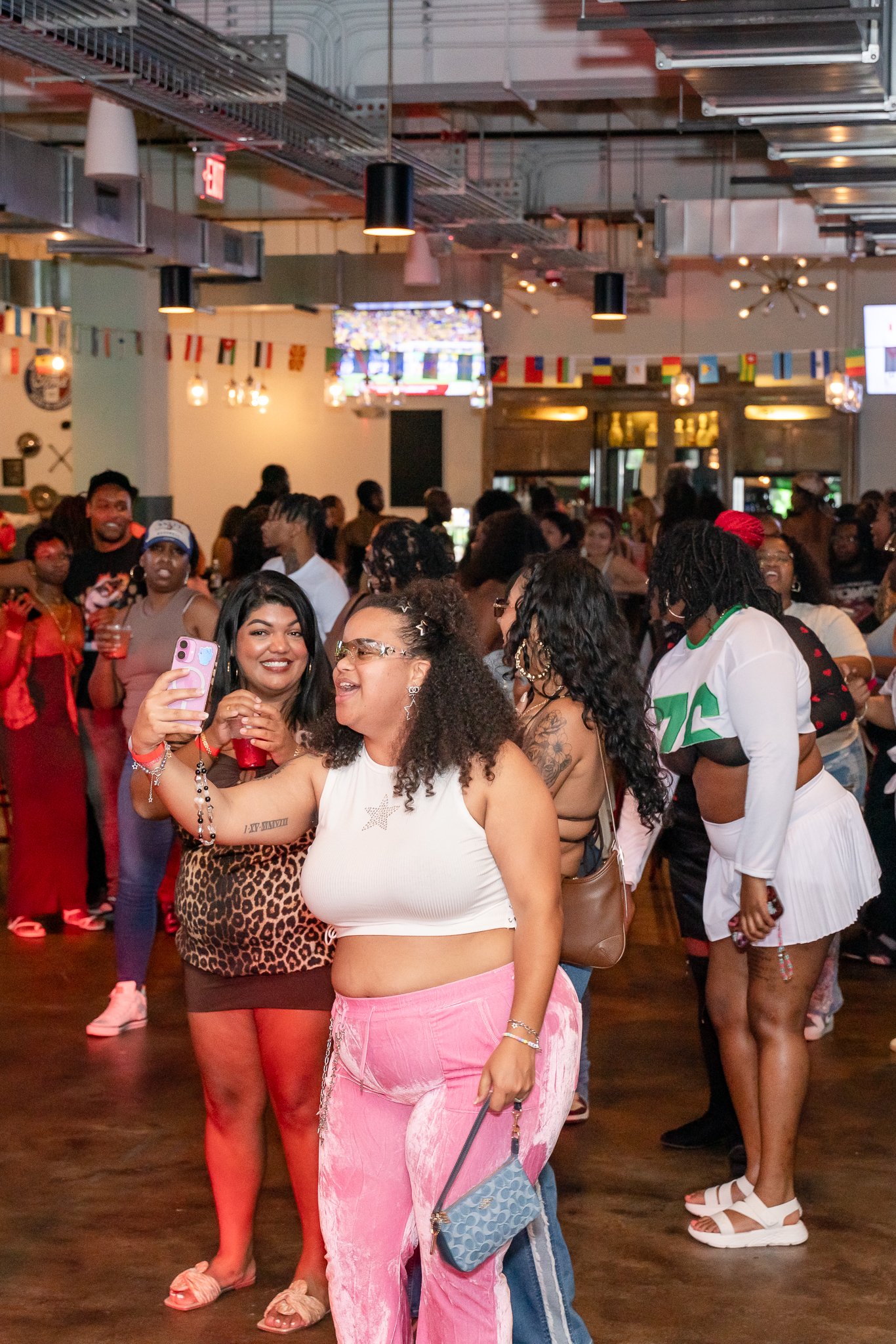 Loveintheclubws-21.jpg