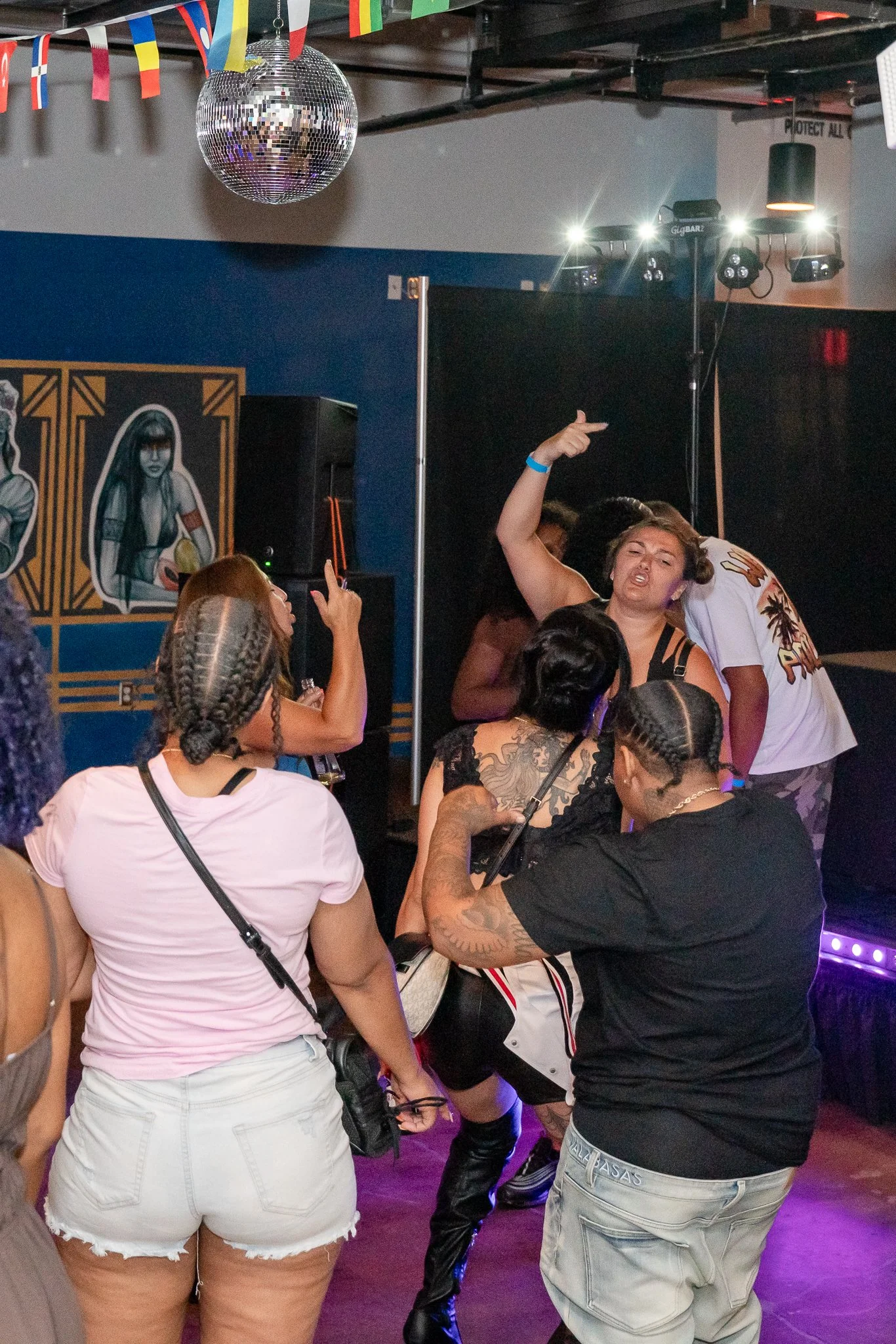Loveintheclubws-43.jpg