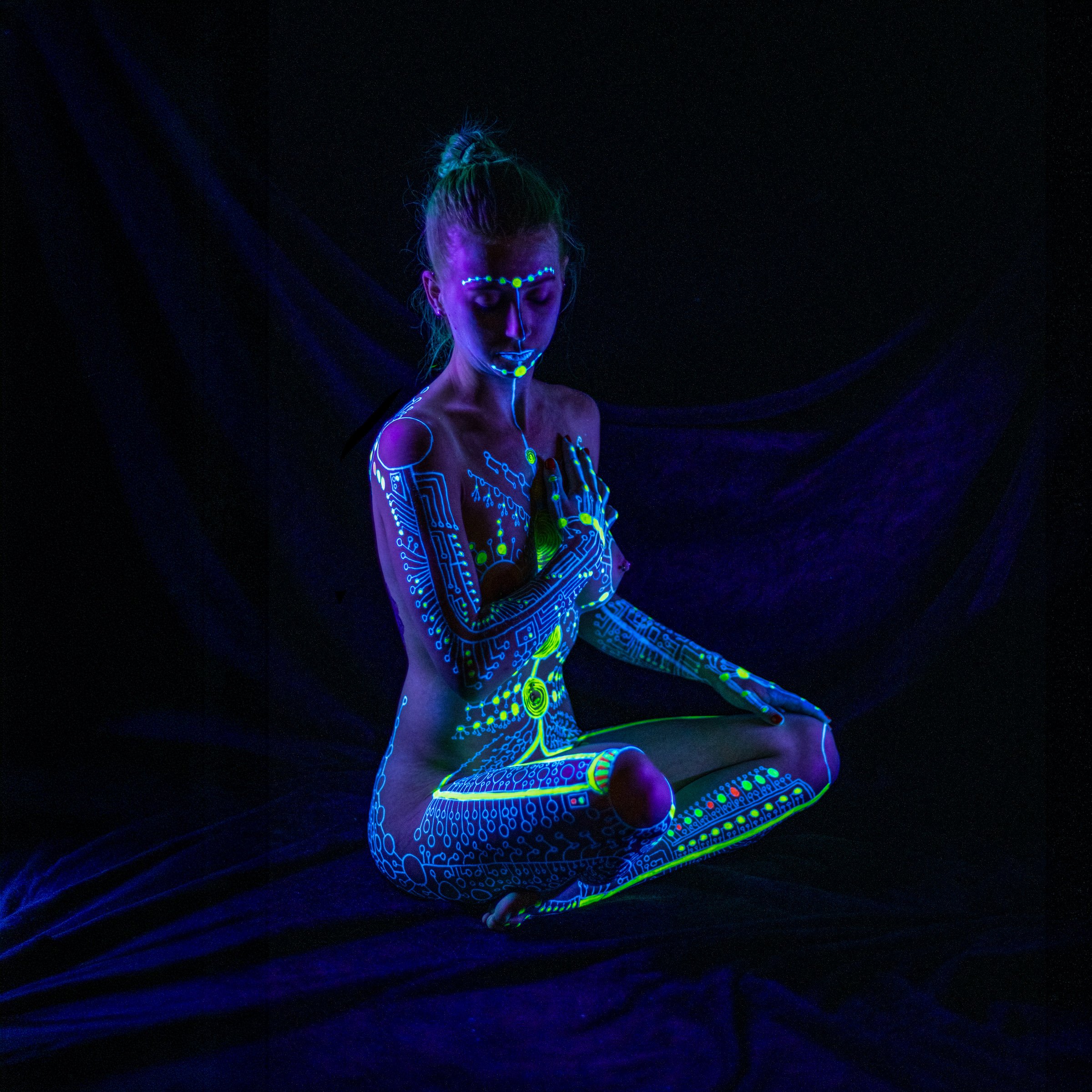 Empowerment-Mykayla Black Light-36933.jpg