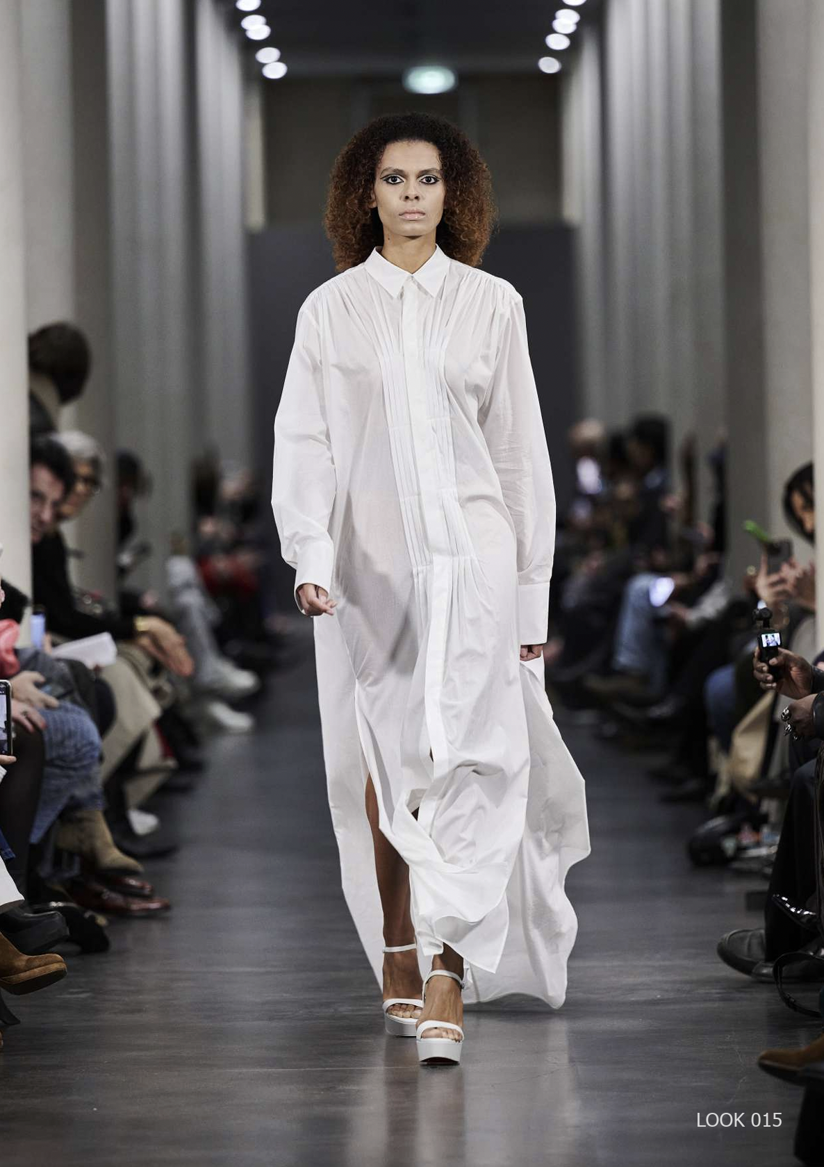 La Robe Chemise in White