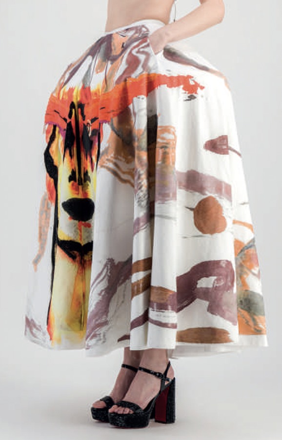 La Jupe Tête Brodée - Valette Studios, Bowie Skirt
Orange Colorway, side view.
There are pieces that exist outside of trend,The Bowie skirt is one of them.