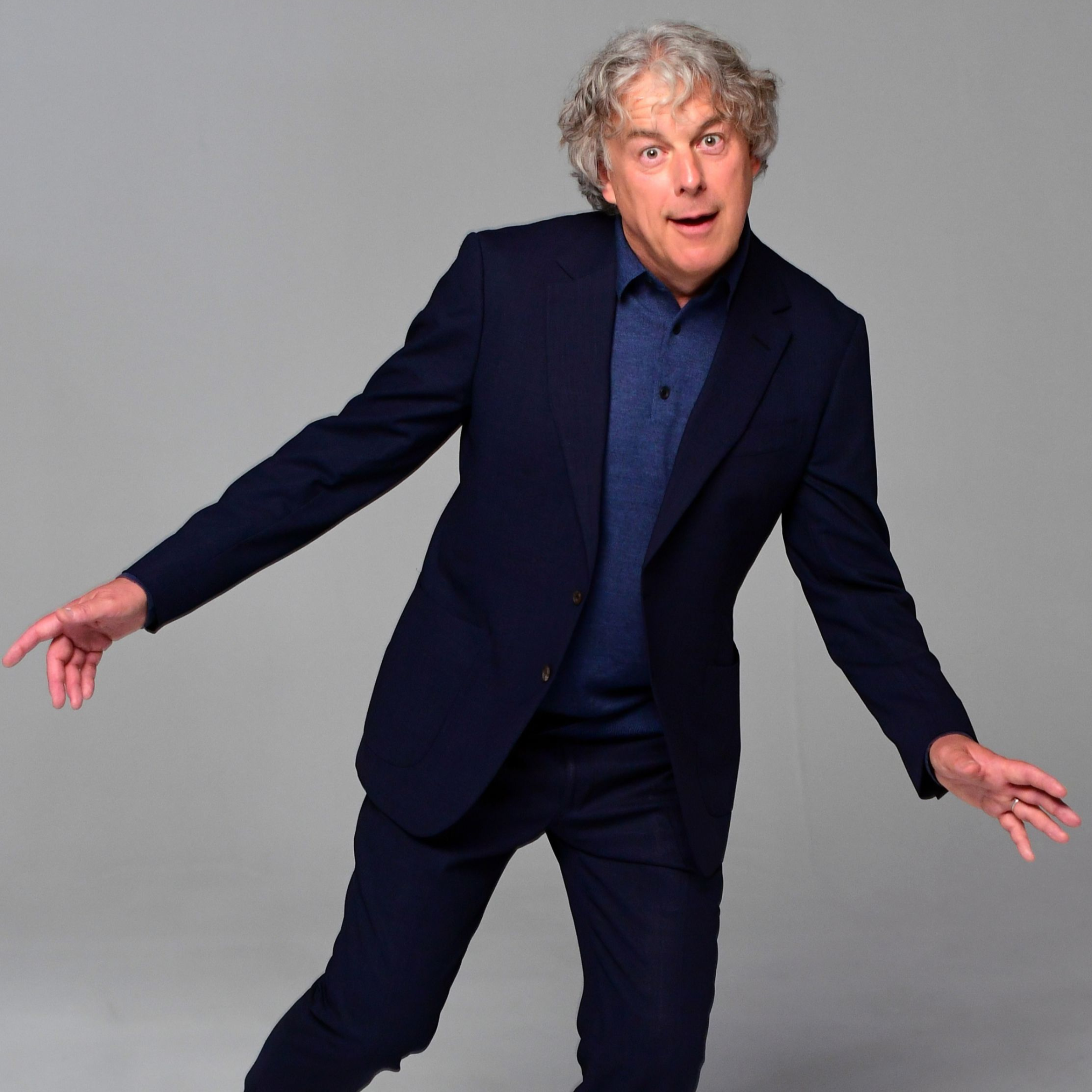 Alan Davies announces his return to Aotearoa