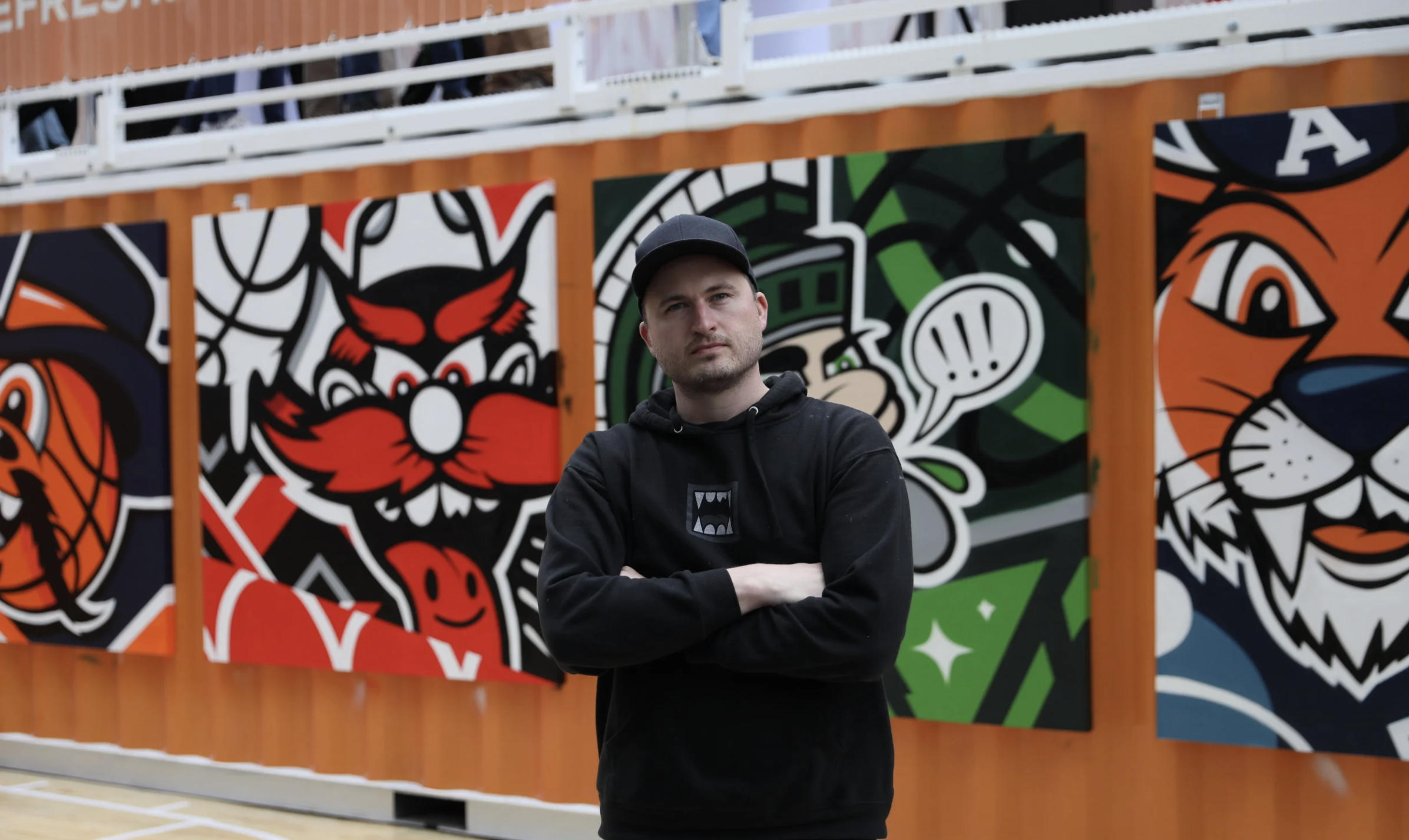 We collaborated with famous graffiti artist Greg Mike to create live mural art for each of the Final Four teams on our Orange Vanilla Coke shipping container. The double -decker shipping container activation served as a hangout area for fans. The exp