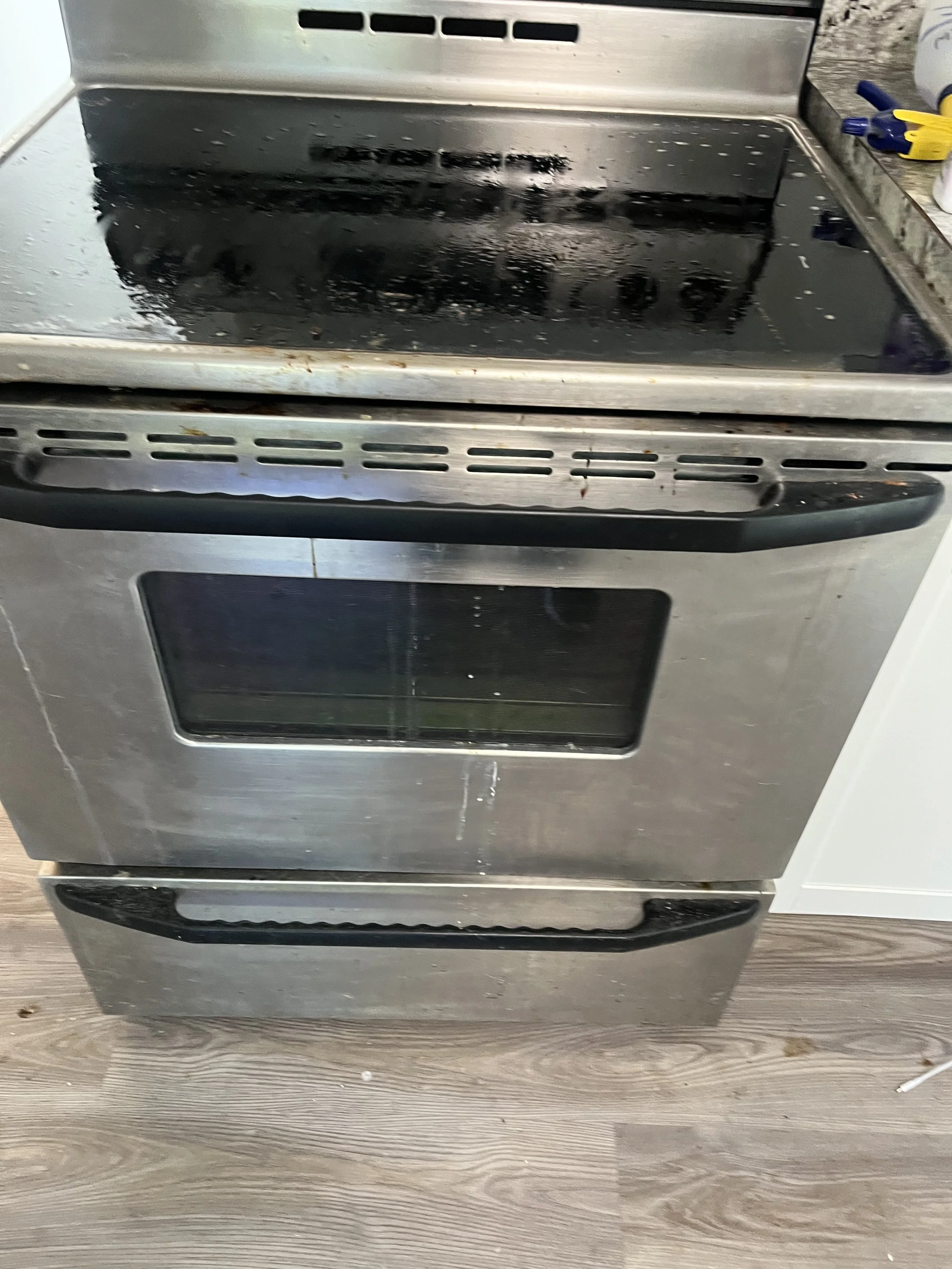Stove before cleaning during a residential kitchen cleaning in Appleton WI