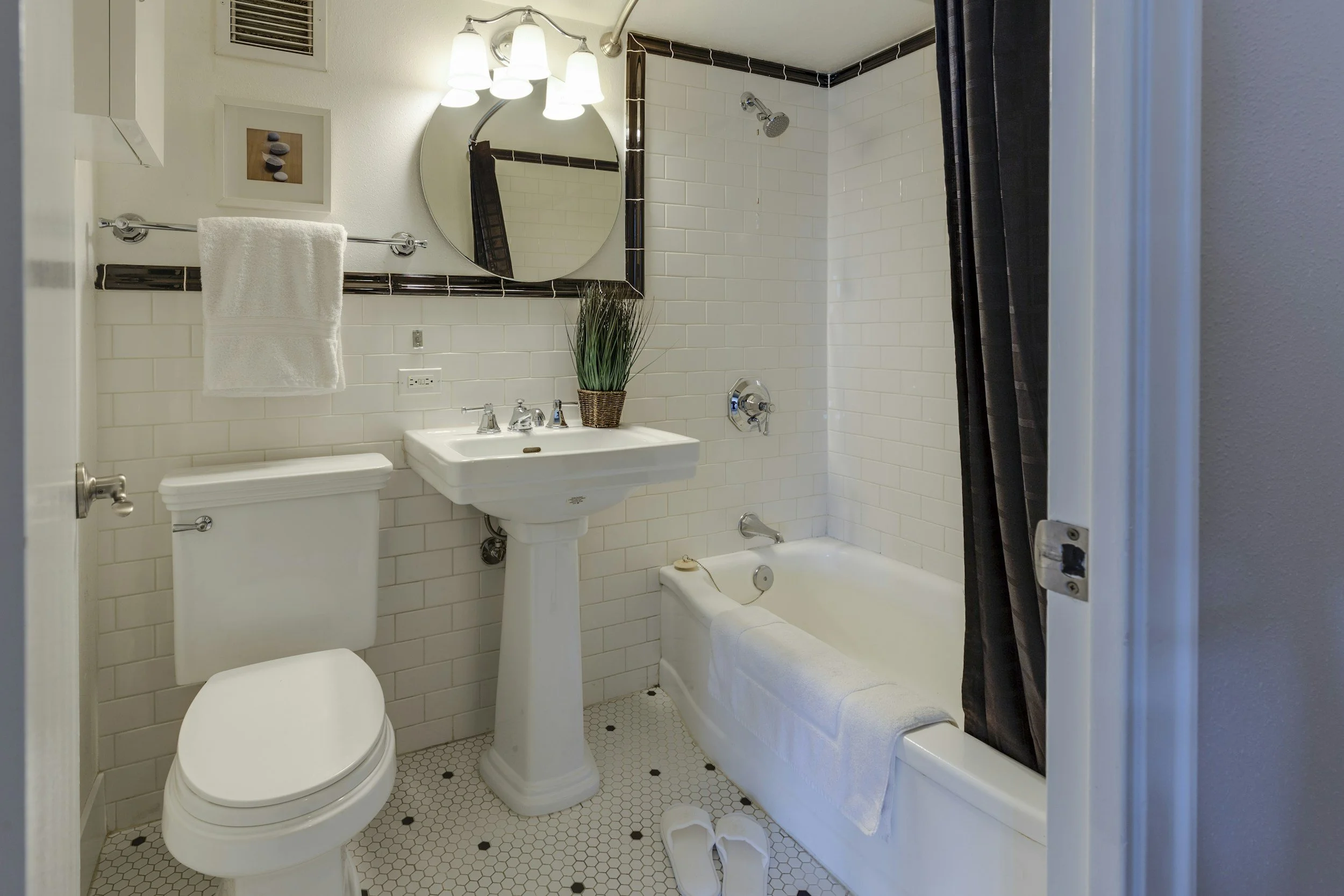 Deep bathroom cleaning service by Midwest Cleaning LLC in Northeast Wisconsin