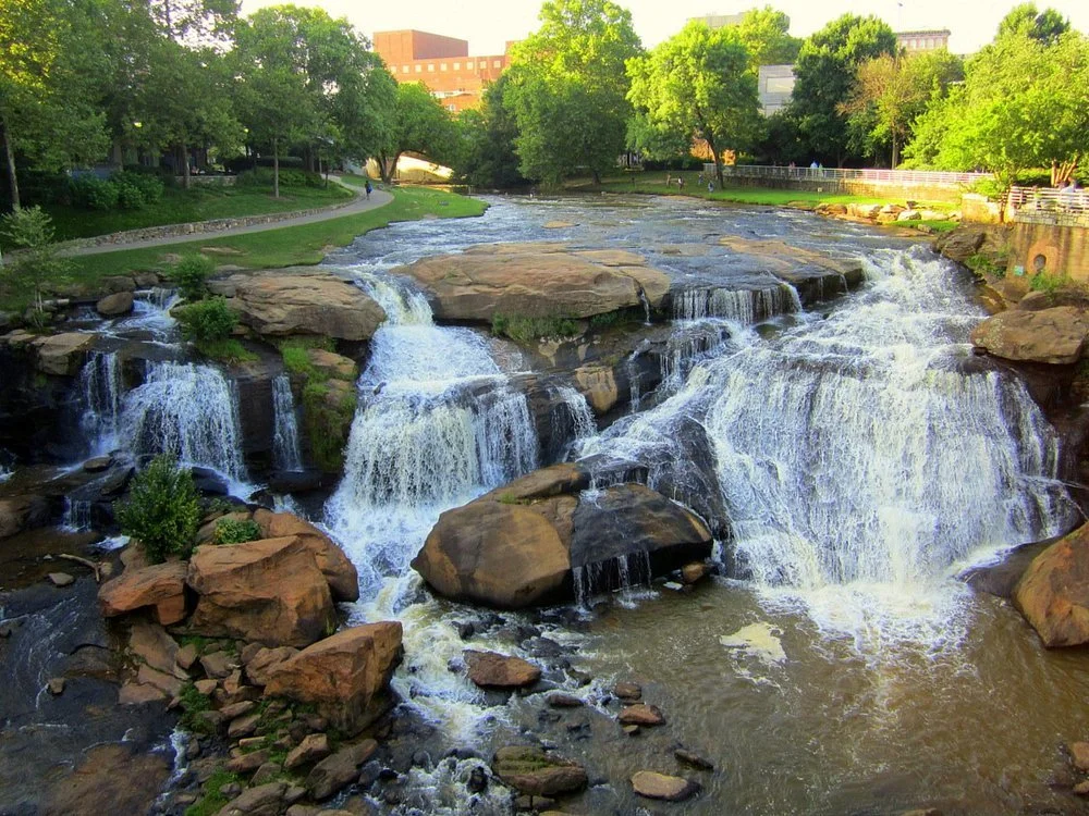 Greenville, WI deep cleaning services by Midwest Cleaning LLC for local homeowners