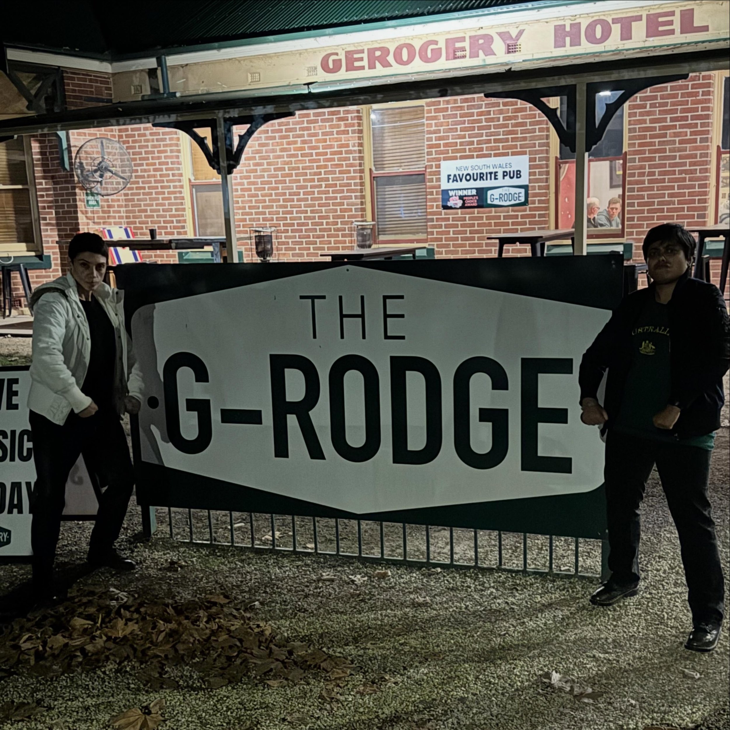Night #2: Gerogery Hotel&hellip;and killin&rsquo; the day on the @malcolm.jen regional tour of NSW with the BEST @stefanovicstojan &amp; @becdescomedy 🫶🏽

#comedy #funny #standupcomedy #comedian