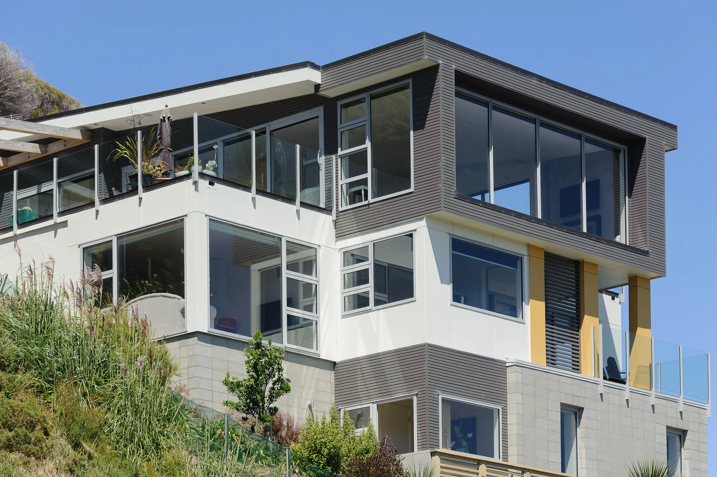 Grand home in Plimmerton, Wellington, Designed by architects Intelligent Design