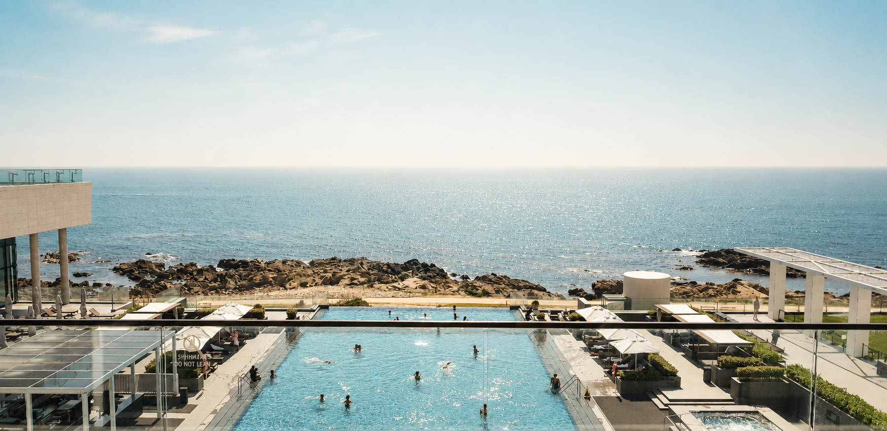 genteenpiscina.png