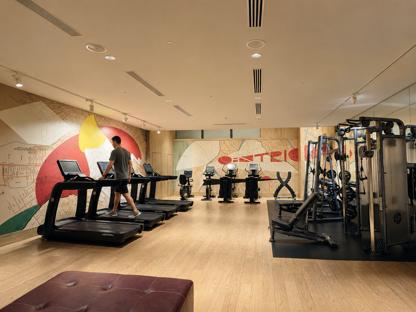 Bienestar en los Alpes Japoneses: el moderno gimnasio de diseño en el Hyatt Centric Kanazawa.