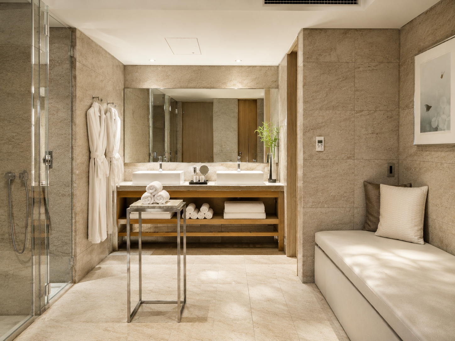 El Baño Principal: Minimalismo y Pureza Visual