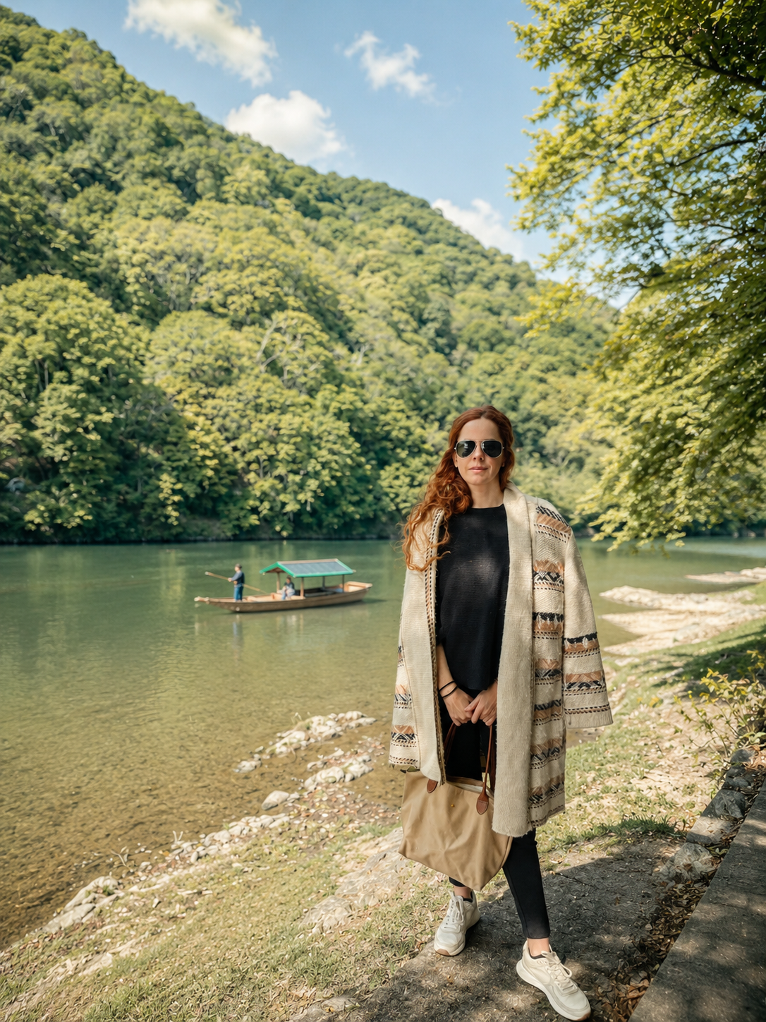 El Ritmo del Río Hozu: El Arte de Fluir en Arashiyama