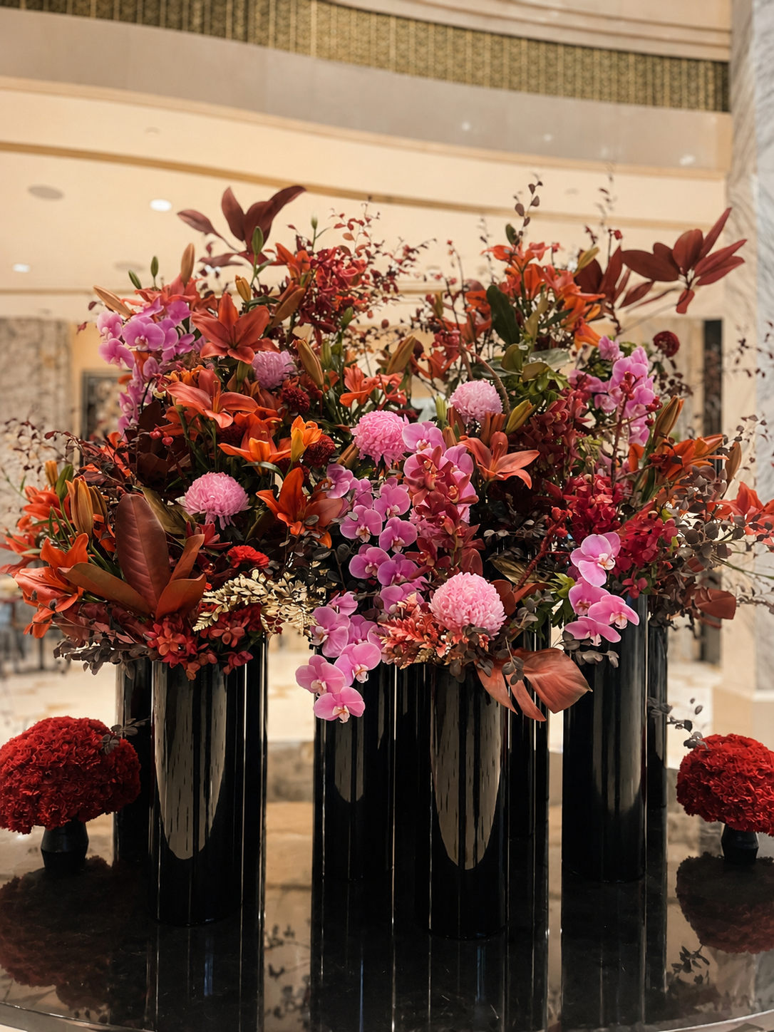 Arreglos florales que transforman el lobby en una experiencia visual