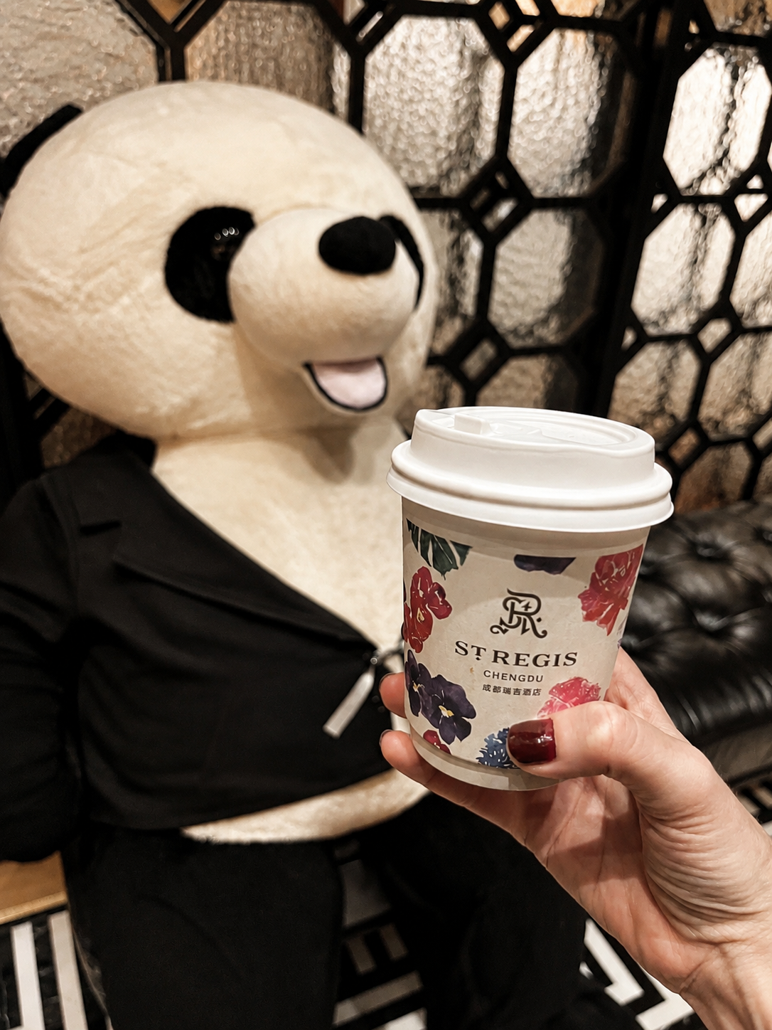Café, un panda y un momento muy Chengdu