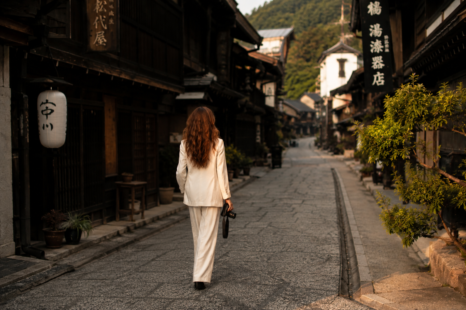Crónica de viaje en Japón: arquitectura tradicional y turismo consciente en un refugio de diseño minimalista.