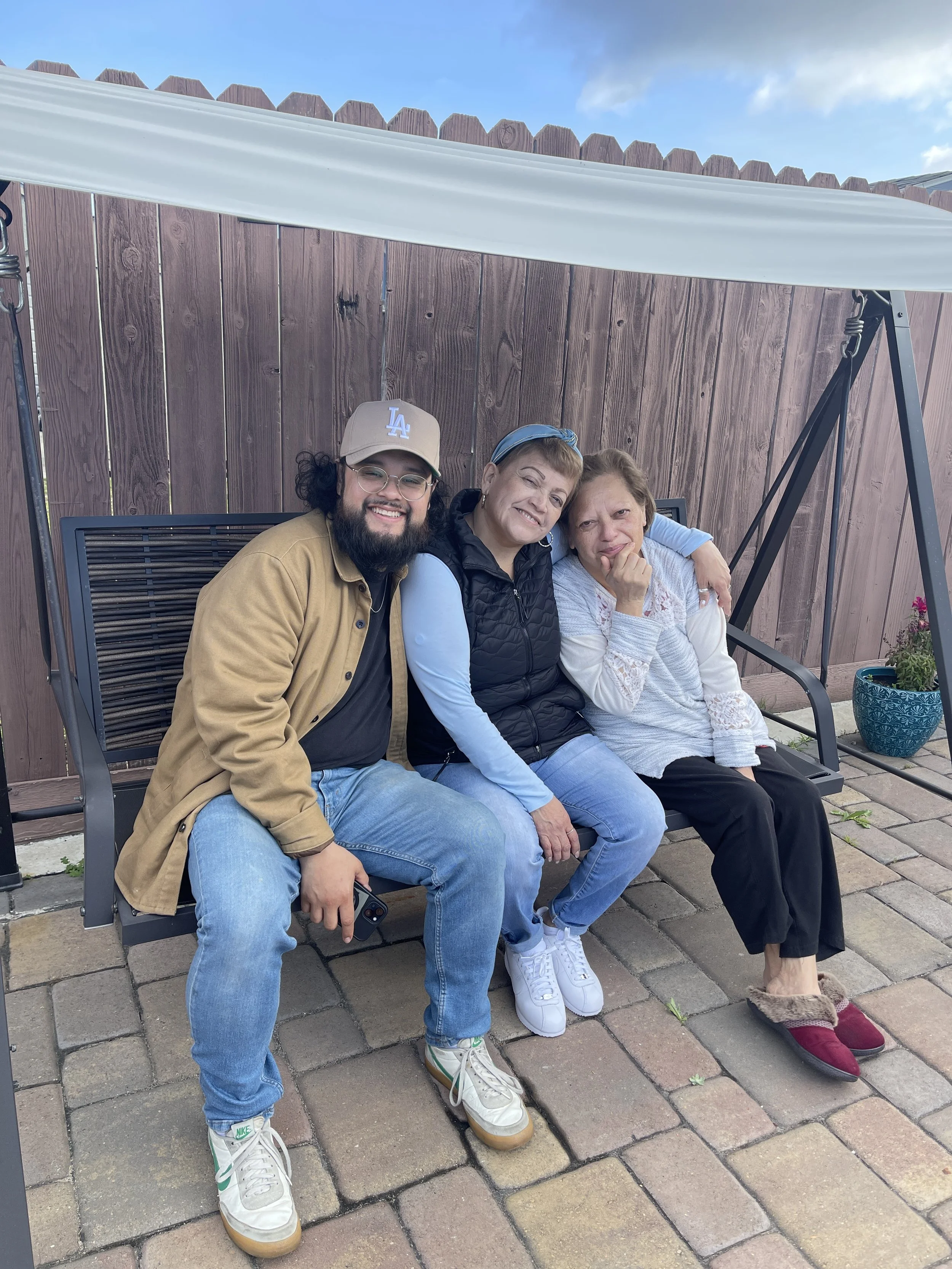 My Mom, my Mom (Tia Vicky) and me!