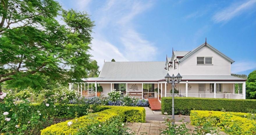 Exterior painting newcastle maitland port stephens painter exterior interior external internal best perfect baker painting.JPG