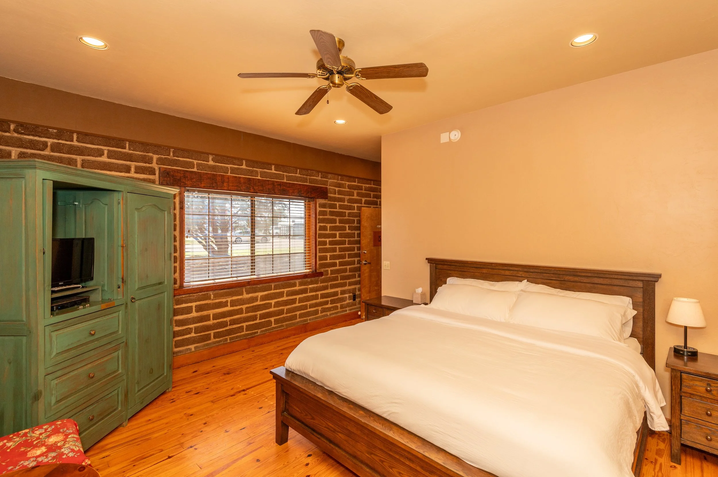 Sonoita Inn Rooms-10.jpg