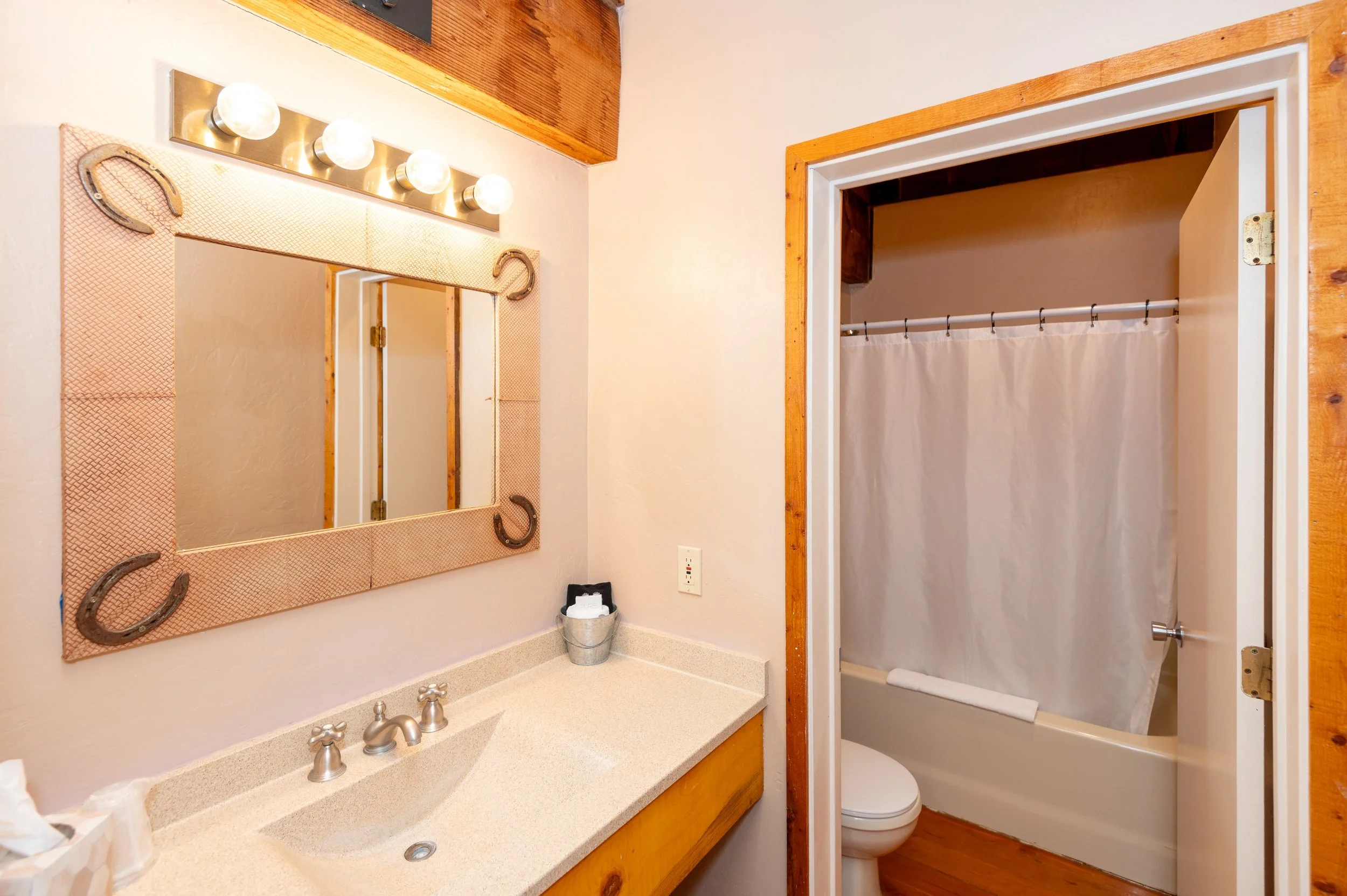 Sonoita Inn Rooms-24.jpg