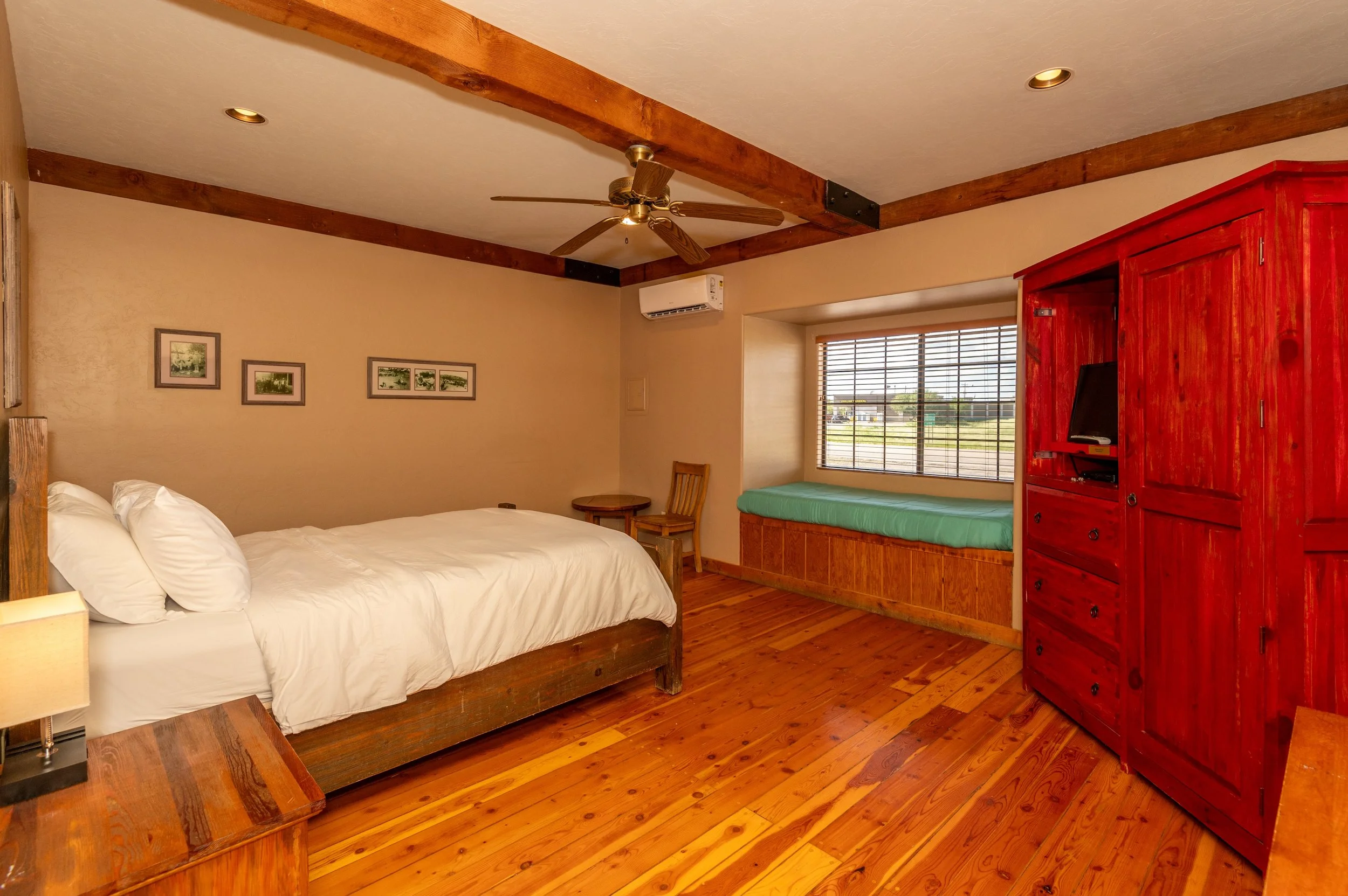 Sonoita Inn Rooms-28.jpg