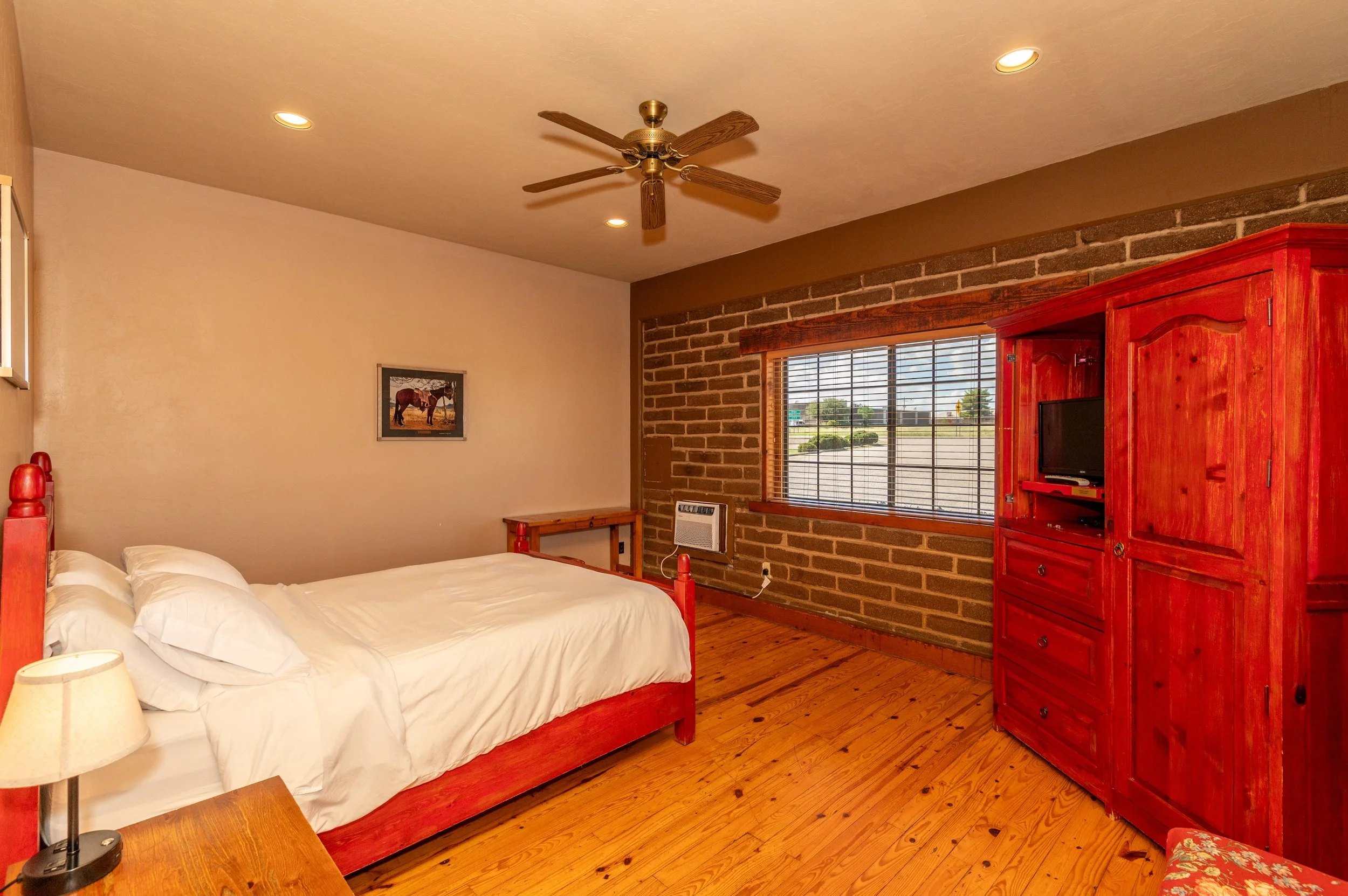 Sonoita Inn Rooms-16.jpg