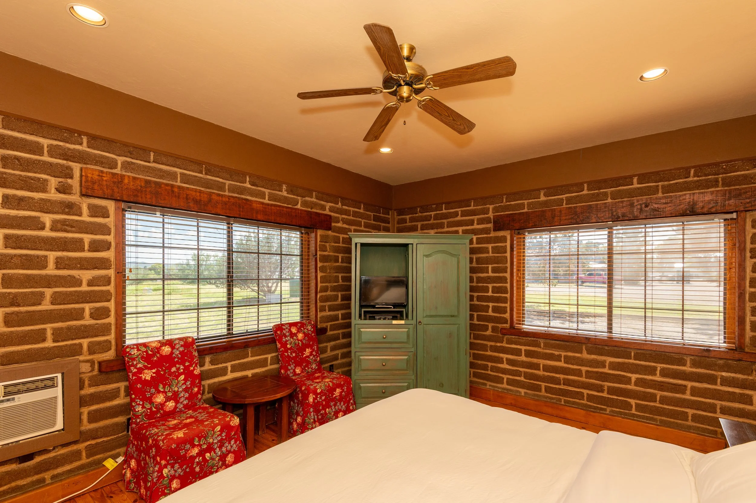 Sonoita Inn Rooms-7.jpg