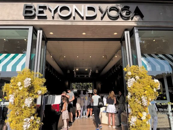 Morning Flow Club @ BeyondYoga Larchmont
