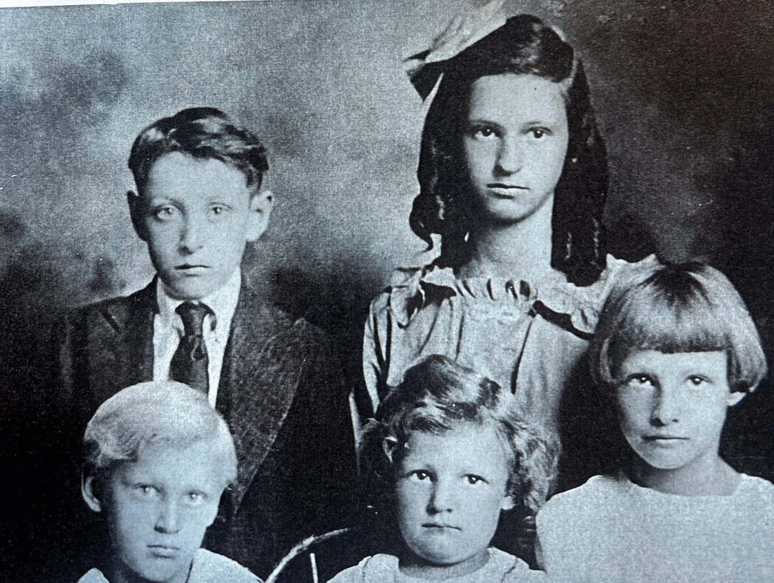 Jay and Mildred, Lincoln, Joe and Madalyn circa 1920
