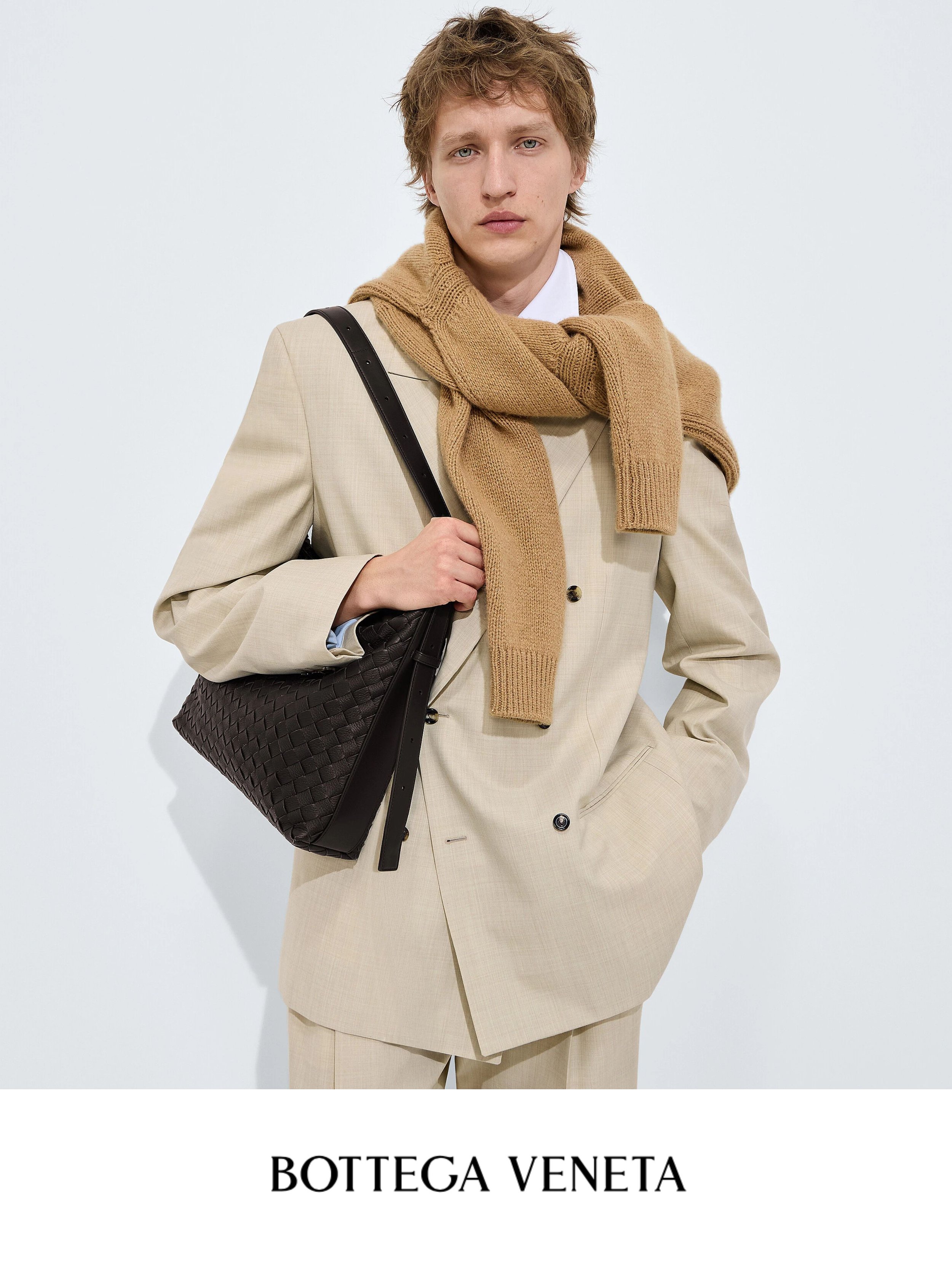 Nikita for BOTTEGA VENETA.

@nikitastsjolokov

@newbottega
@louise_trotter_
Photographed by @marc_hibbert
Styling by @katiemshaw__
Hair and make up @sigikumpfmueller
Nails @elenagreco_gremi