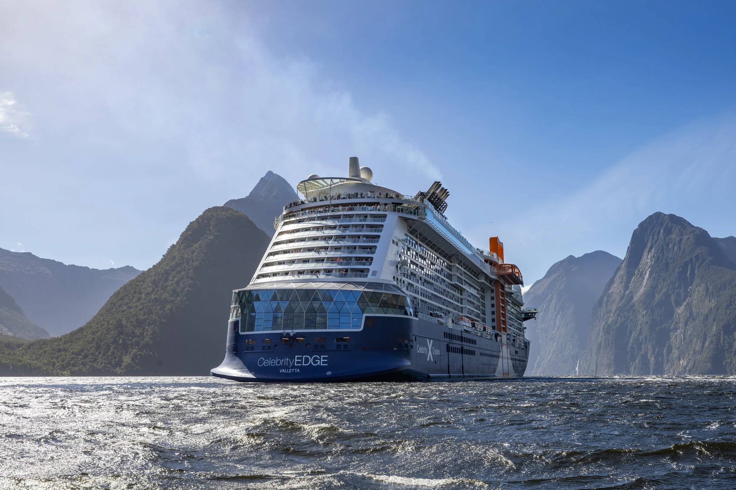 1032 - Milford Sound, New Zealand.jpg
