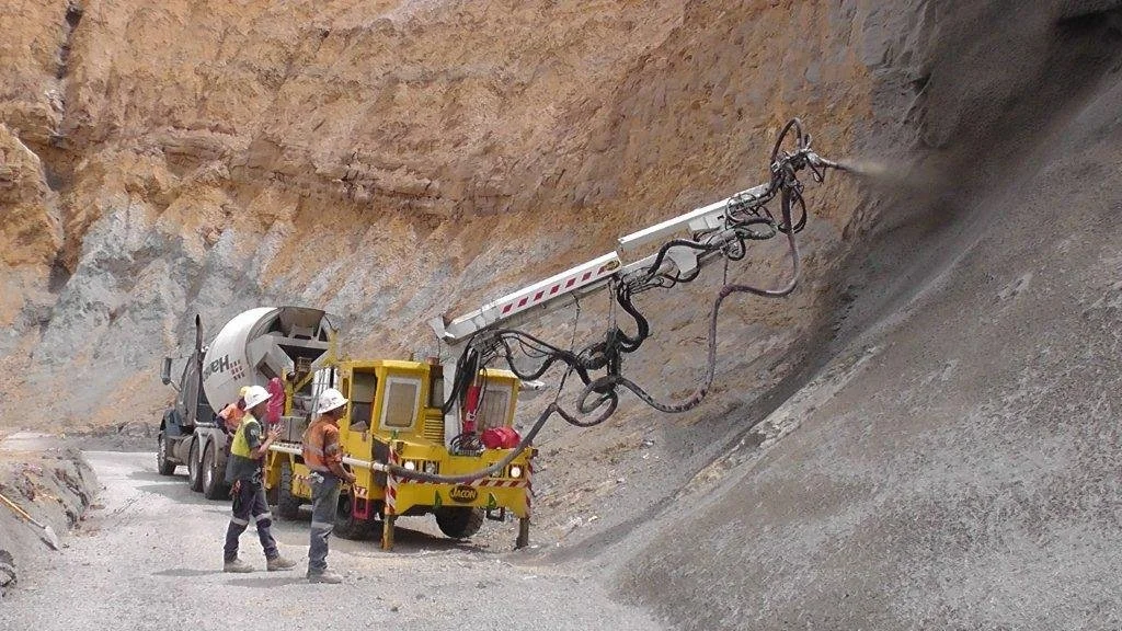 Surface+Shotcreting+-+Box+Cut+Stabilisation.jpg.jpg