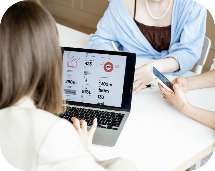 Search experts meeting to review SEO data