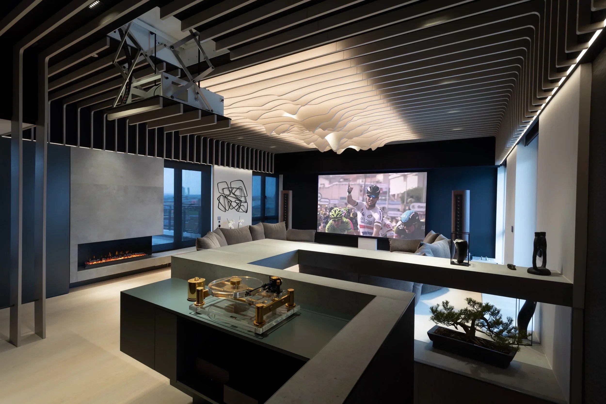 Berning Hi Fi One 211/845 ZOTL amp, Berning line stege, emm digital, Wm Eikos cabling, bespoke (one of one) turntable, Lyra Atlas.