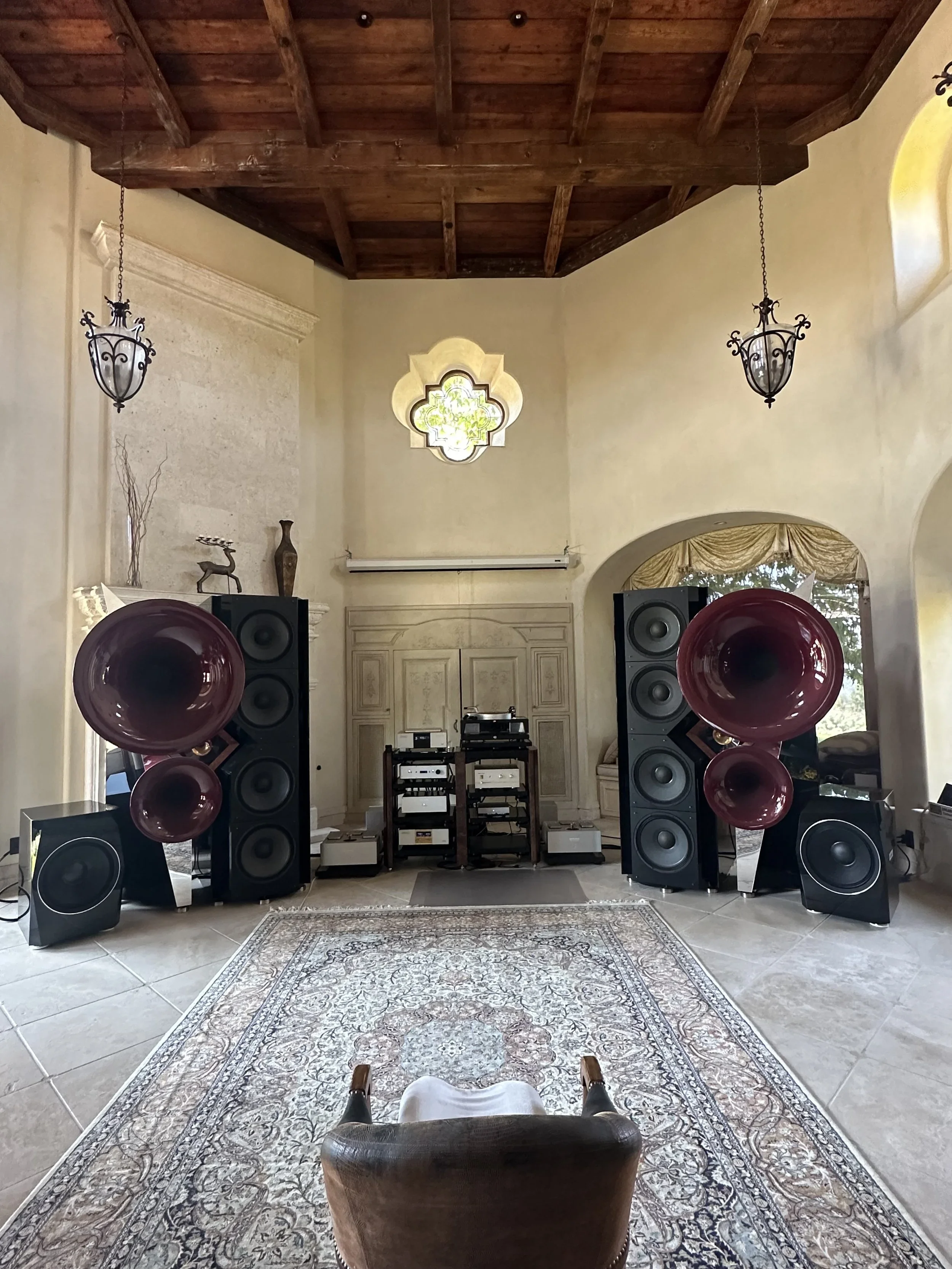 Acapella Spharon speakers, Gobel subwoofer, Berning Hi Fi One Silver SET OTL, SMC Hi Fi One VRE2 line stage, En Klein Master Series and Wm Eikos cables, Dohmann Helix 1, Kuzma Safir, Lyra Atlas SL, Robert Koda phono stage, emm digital, bespoke Hi Fi 