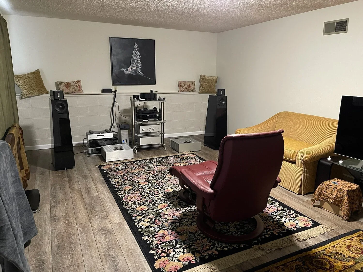 Berning Hi Fi One 211/845 OTL amplifier, Kaiser Kawero speakers, En Klein cabling, Lyra Atlas, SMC Hi Fi One VRE2 silver linestage